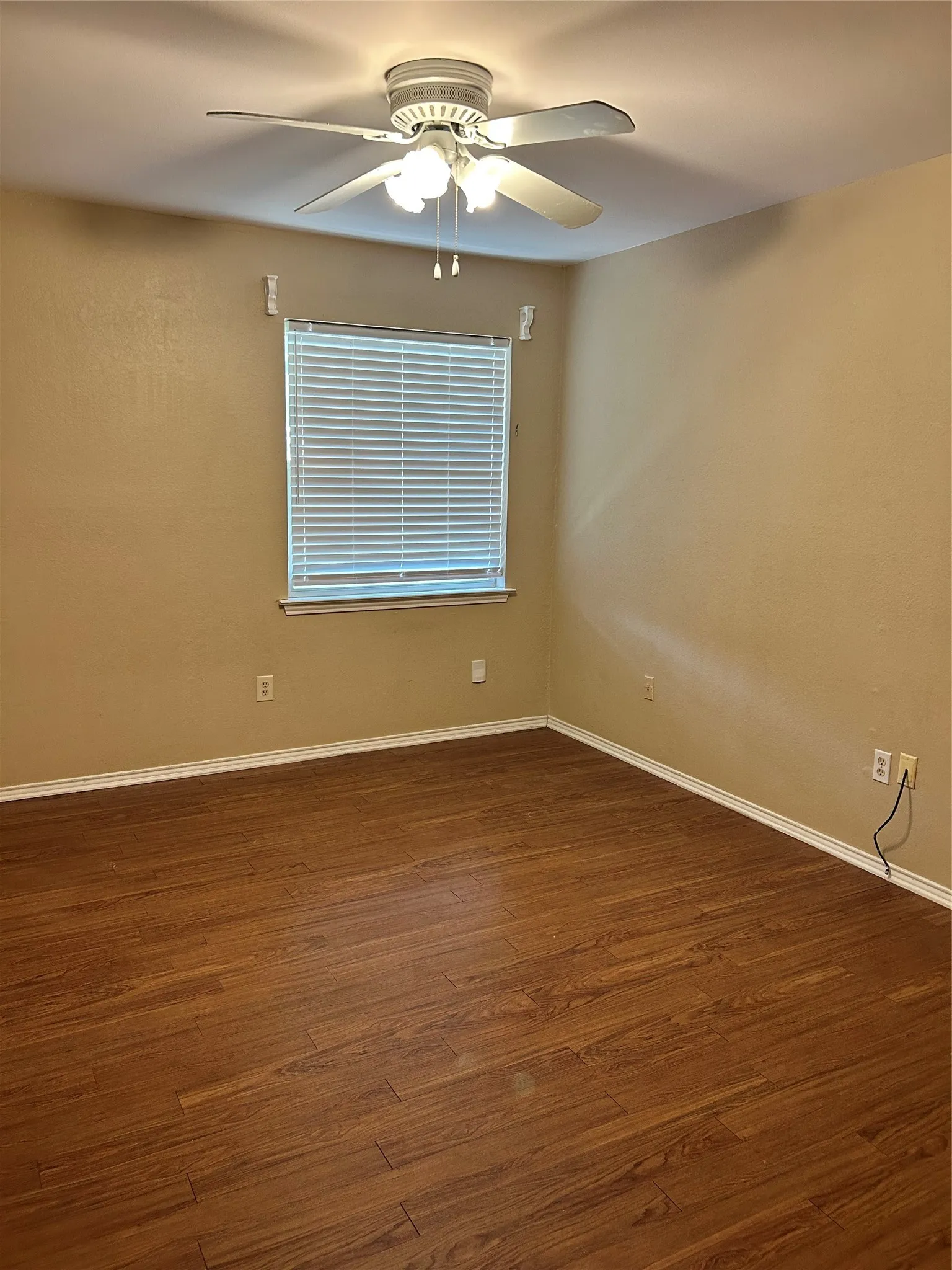 Duplex For Rent in Tarrant County , 6532 Central Avenue, North Richland Hills, Texas 76182, 2 Bedroom, 2 Bathroom, 2 Garage spaces, 1,059 Sqft, built in 1984, mls#21390388, Real Estate Agent in North Richland Hills, Homes For Rent in Tarrant county, Homes For Rent in North Richland Hills, Realtor in North Richland Hills Texas, Real Estate Brokerage Independent Realty Texas, Luminita Cordes Realtor