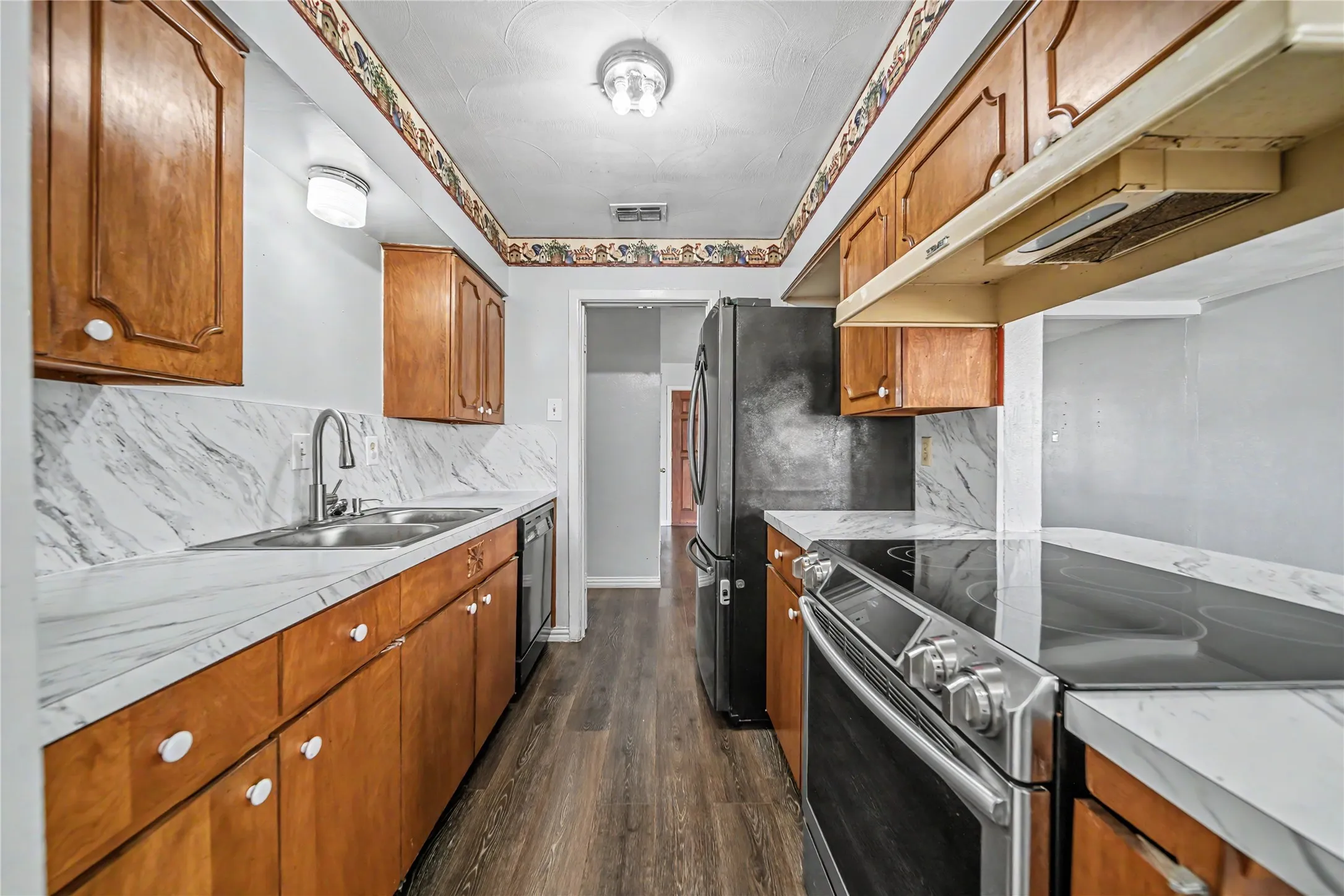 Single Family Residence For Sale in Dallas County , 1314 Glenville Drive, Garland, Texas 75042, 3 Bedroom, 2 Bathroom, 2 Garage spaces, 1,365 Sqft, built in 1964, mls#21389192, Real Estate Agent in Garland, Homes For Sale in Dallas county, Homes For Sale in Garland, Realtor in Garland Texas, Real Estate Brokerage Independent Realty Texas, Luminita Cordes Realtor