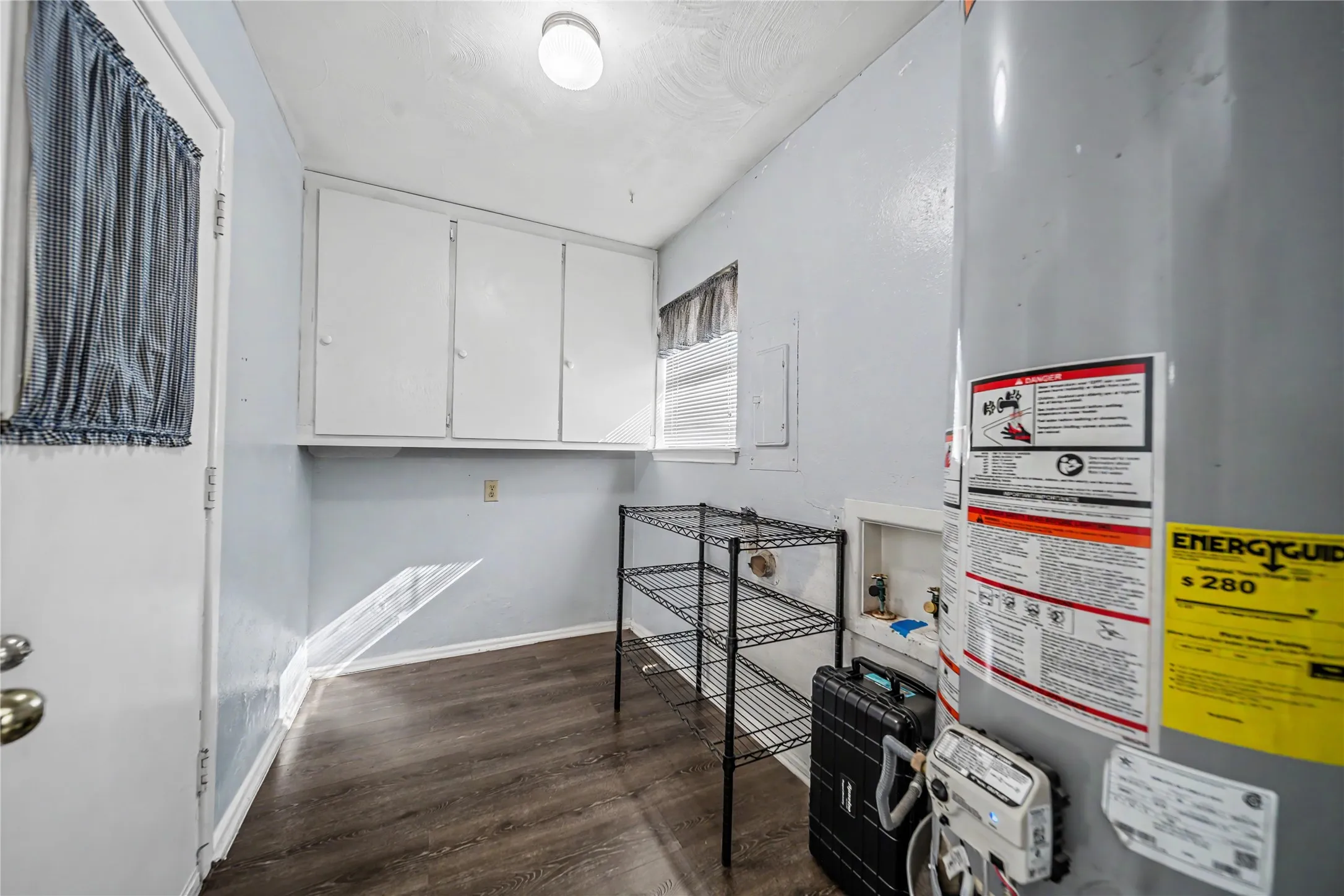 Single Family Residence For Sale in Dallas County , 1314 Glenville Drive, Garland, Texas 75042, 3 Bedroom, 2 Bathroom, 2 Garage spaces, 1,365 Sqft, built in 1964, mls#21389192, Real Estate Agent in Garland, Homes For Sale in Dallas county, Homes For Sale in Garland, Realtor in Garland Texas, Real Estate Brokerage Independent Realty Texas, Luminita Cordes Realtor