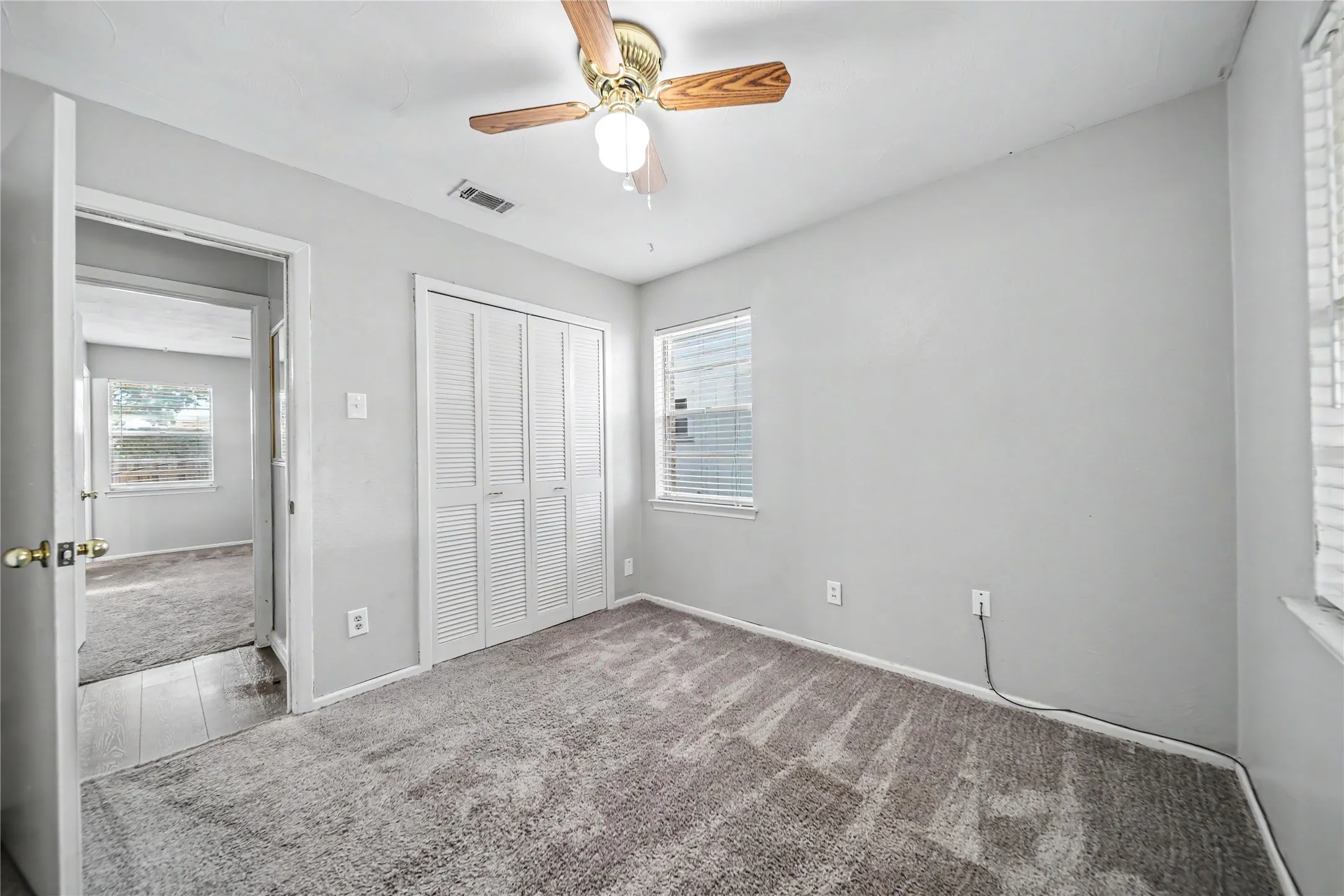Single Family Residence For Sale in Dallas County , 1314 Glenville Drive, Garland, Texas 75042, 3 Bedroom, 2 Bathroom, 2 Garage spaces, 1,365 Sqft, built in 1964, mls#21389192, Real Estate Agent in Garland, Homes For Sale in Dallas county, Homes For Sale in Garland, Realtor in Garland Texas, Real Estate Brokerage Independent Realty Texas, Luminita Cordes Realtor
