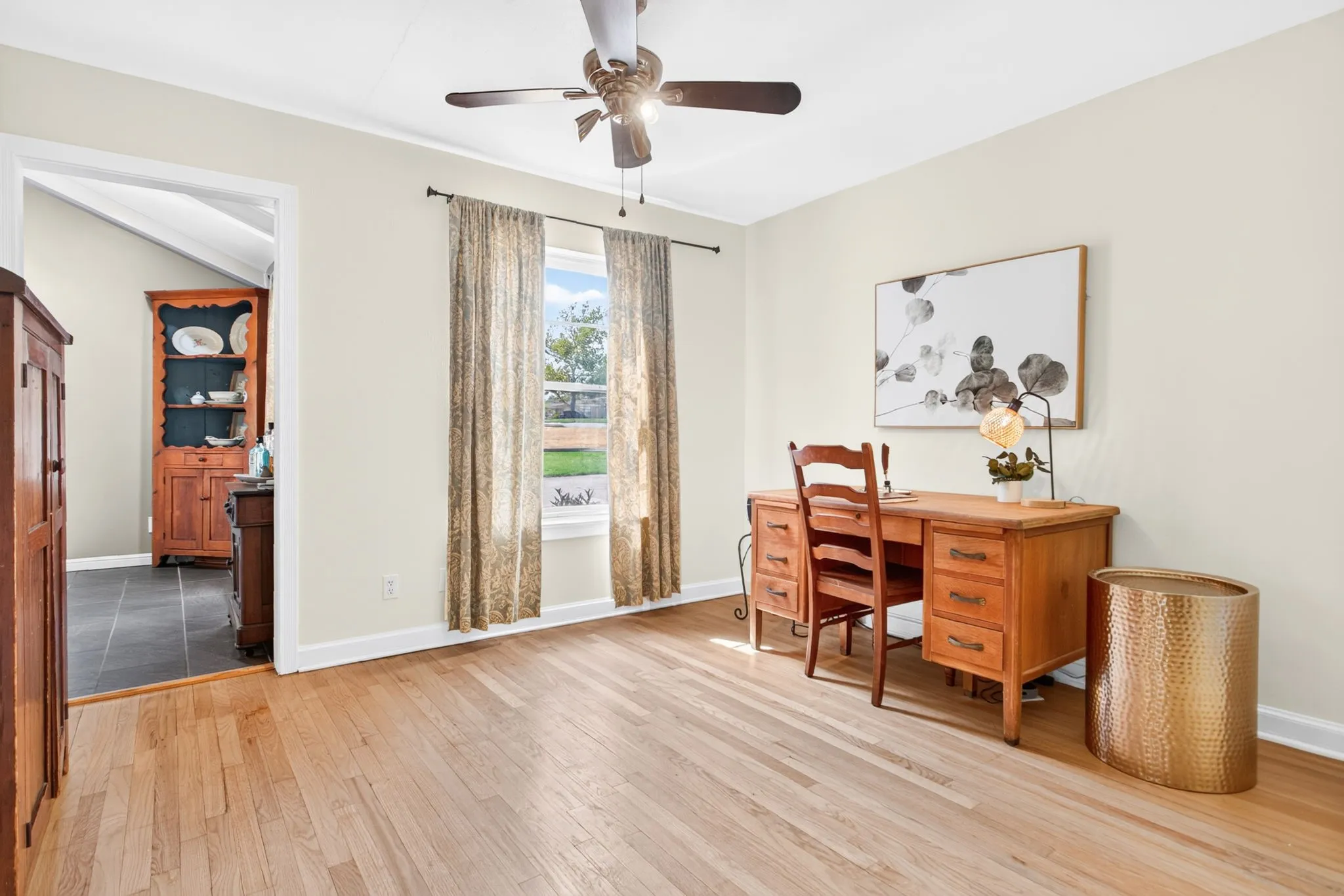Single Family Residence For Sale in Tarrant County , 6705 Hanover Road, Fort Worth, Texas 76116, 3 Bedroom, 2 Bathroom, 2 Garage spaces, 2,106 Sqft, built in 1953, mls#21390186, Real Estate Agent in Fort Worth, Homes For Sale in Tarrant county, Homes For Sale in Fort Worth, Realtor in Fort Worth Texas, Real Estate Brokerage Independent Realty Texas, Luminita Cordes Realtor