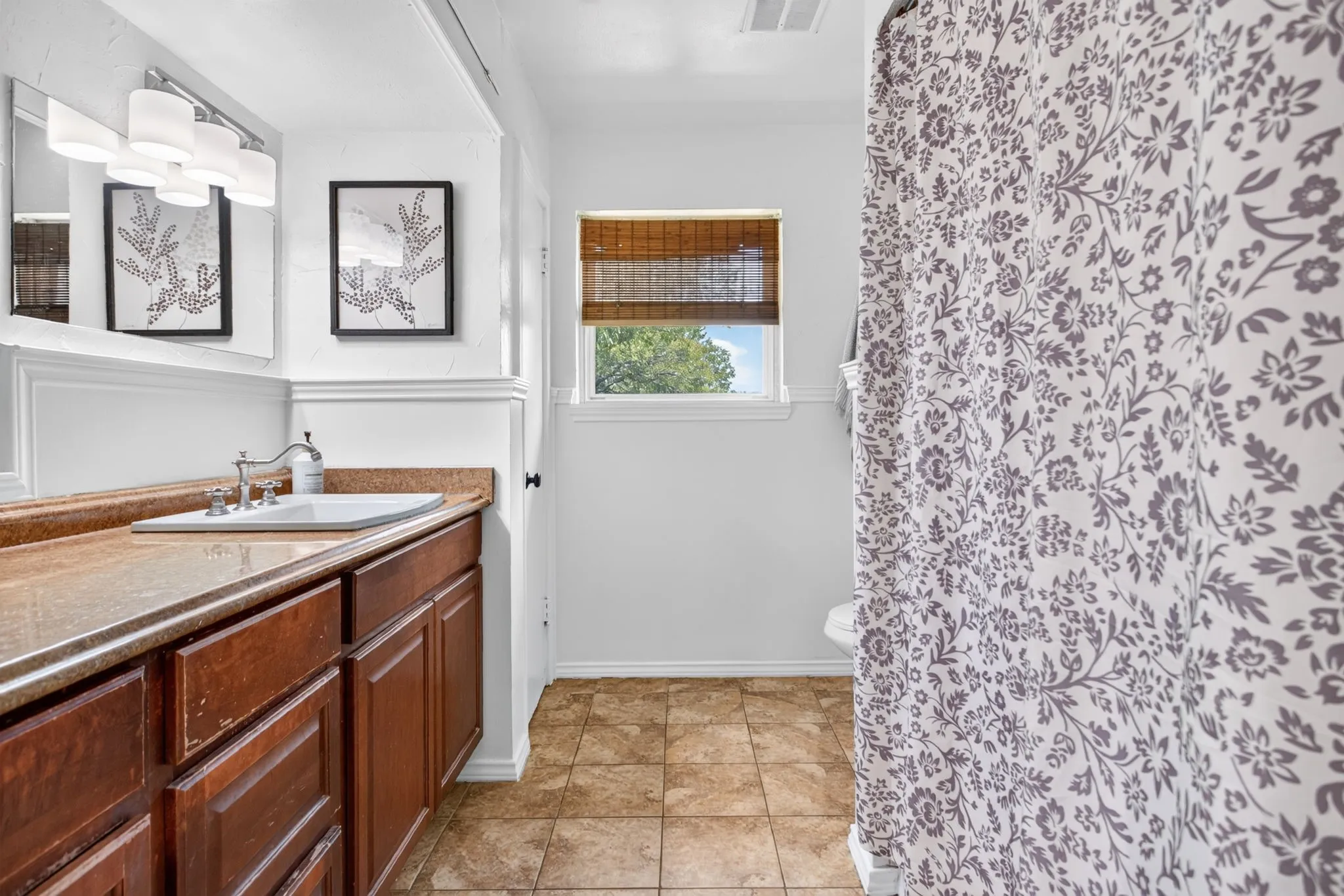 Single Family Residence For Sale in Tarrant County , 6705 Hanover Road, Fort Worth, Texas 76116, 3 Bedroom, 2 Bathroom, 2 Garage spaces, 2,106 Sqft, built in 1953, mls#21390186, Real Estate Agent in Fort Worth, Homes For Sale in Tarrant county, Homes For Sale in Fort Worth, Realtor in Fort Worth Texas, Real Estate Brokerage Independent Realty Texas, Luminita Cordes Realtor