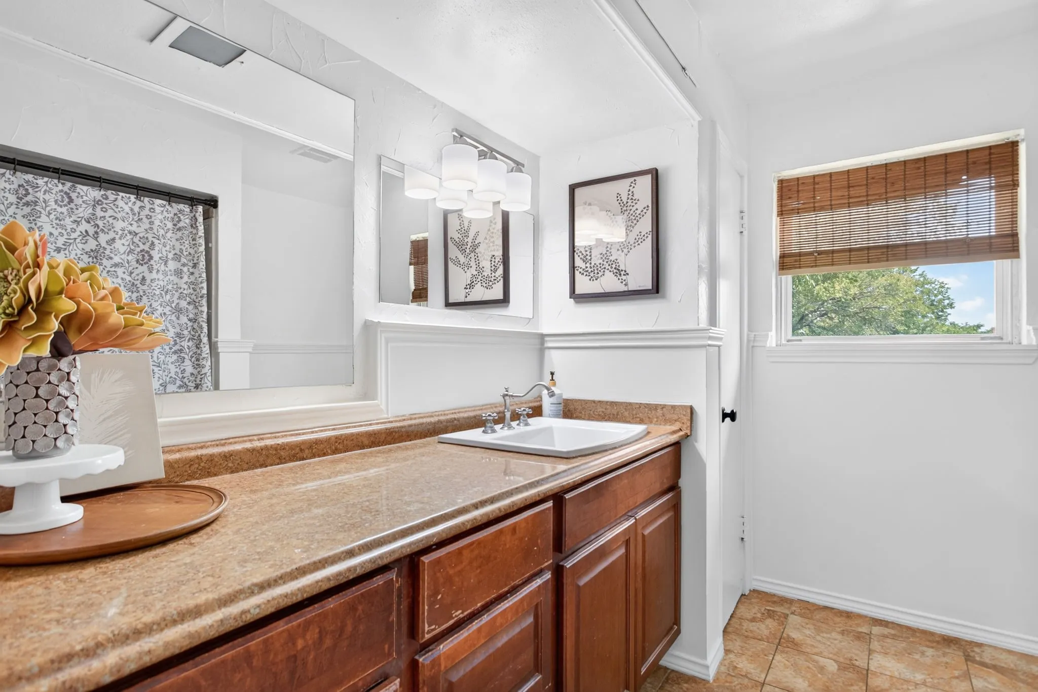 Single Family Residence For Sale in Tarrant County , 6705 Hanover Road, Fort Worth, Texas 76116, 3 Bedroom, 2 Bathroom, 2 Garage spaces, 2,106 Sqft, built in 1953, mls#21390186, Real Estate Agent in Fort Worth, Homes For Sale in Tarrant county, Homes For Sale in Fort Worth, Realtor in Fort Worth Texas, Real Estate Brokerage Independent Realty Texas, Luminita Cordes Realtor