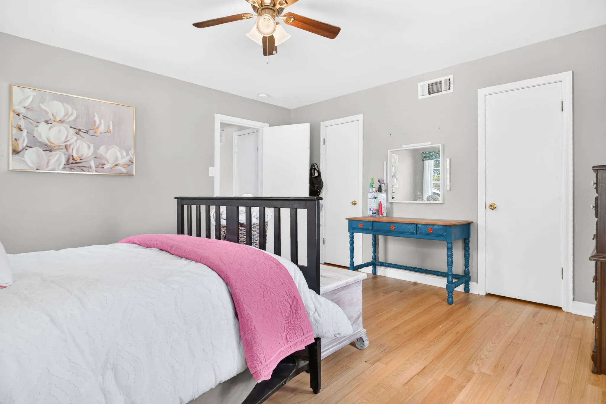 Single Family Residence For Sale in Tarrant County , 6705 Hanover Road, Fort Worth, Texas 76116, 3 Bedroom, 2 Bathroom, 2 Garage spaces, 2,106 Sqft, built in 1953, mls#21390186, Real Estate Agent in Fort Worth, Homes For Sale in Tarrant county, Homes For Sale in Fort Worth, Realtor in Fort Worth Texas, Real Estate Brokerage Independent Realty Texas, Luminita Cordes Realtor