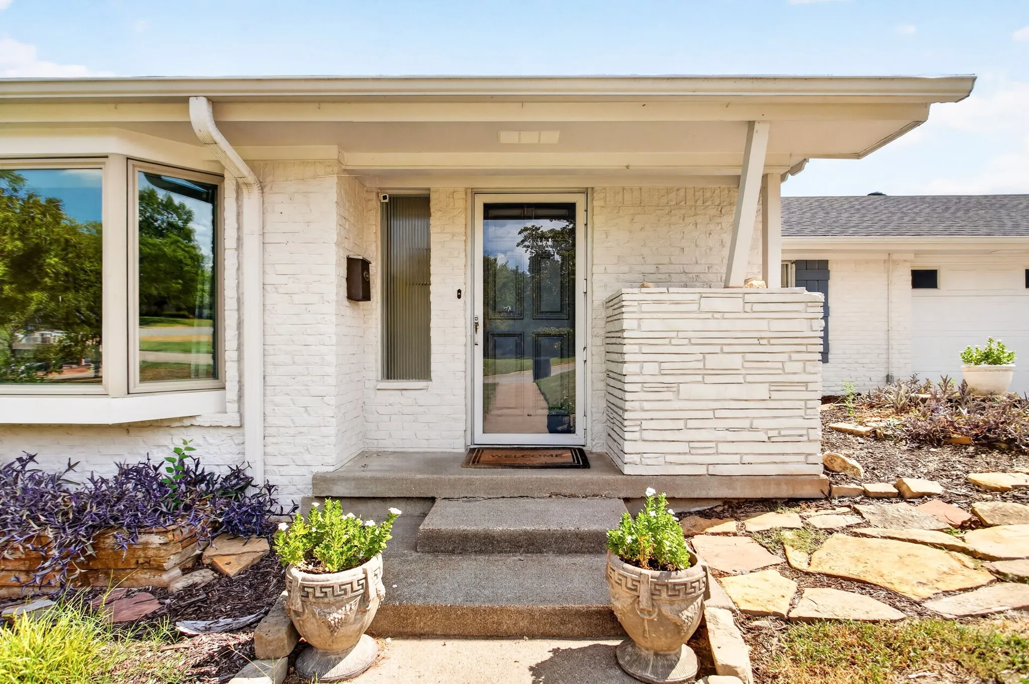 Single Family Residence For Sale in Tarrant County , 6705 Hanover Road, Fort Worth, Texas 76116, 3 Bedroom, 2 Bathroom, 2 Garage spaces, 2,106 Sqft, built in 1953, mls#21390186, Real Estate Agent in Fort Worth, Homes For Sale in Tarrant county, Homes For Sale in Fort Worth, Realtor in Fort Worth Texas, Real Estate Brokerage Independent Realty Texas, Luminita Cordes Realtor