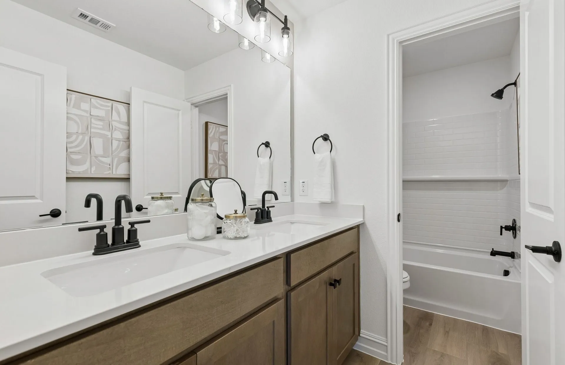 *Model Representation - Spacious secondary bathroom