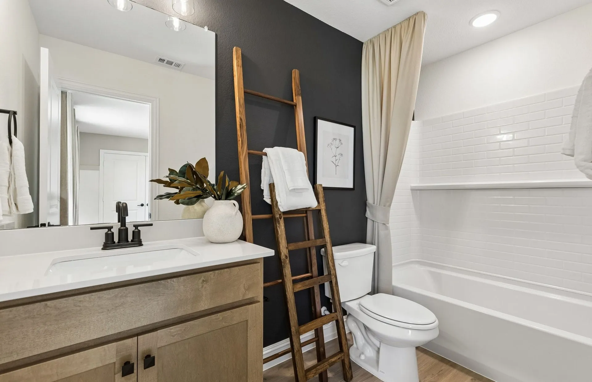 *Model Representation - Spacious secondary bathroom