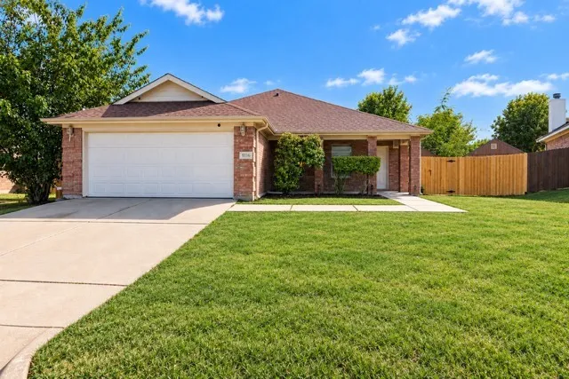 Single Family Residence For Sale in Tarrant County , 8116 Hulen Park Circle, Fort Worth, Texas 76123, 3 Bedroom, 2 Bathroom, 2 Garage spaces, 1,770 Sqft, built in 2003, mls#21390407, Real Estate Agent in Fort Worth, Homes For Sale in Tarrant county, Homes For Sale in Fort Worth, Realtor in Fort Worth Texas, Real Estate Brokerage Independent Realty Texas, Luminita Cordes Realtor