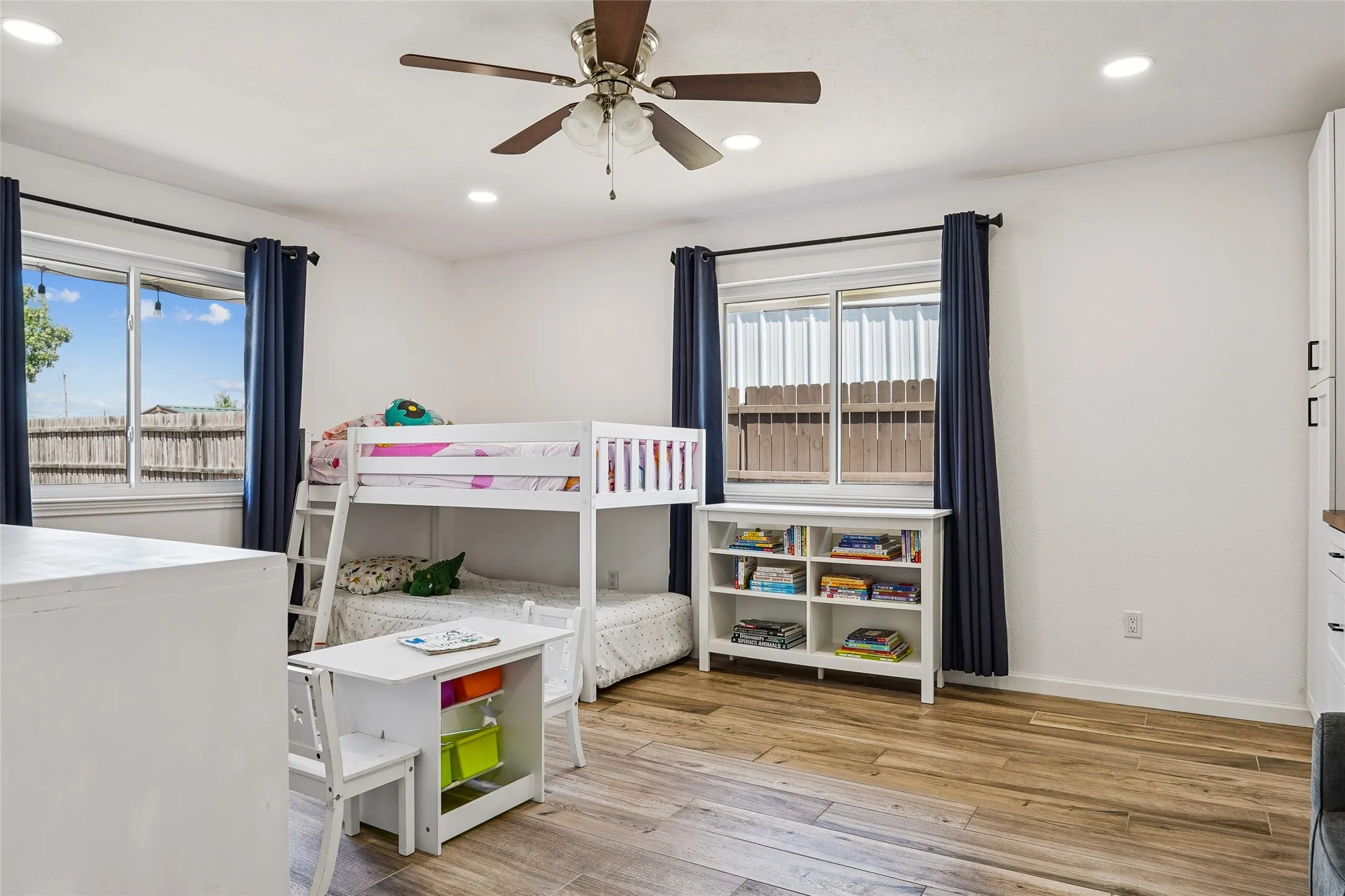 Single Family Residence For Sale in Dallas County , 1710 Vineyard Road, Grand Prairie, Texas 75052, 4 Bedroom, 3 Bathroom, 3 Garage spaces, 1,933 Sqft, built in 1984, mls#21390205, Real Estate Agent in Grand Prairie, Homes For Sale in Dallas county, Homes For Sale in Grand Prairie, Realtor in Grand Prairie Texas, Real Estate Brokerage Independent Realty Texas, Luminita Cordes Realtor