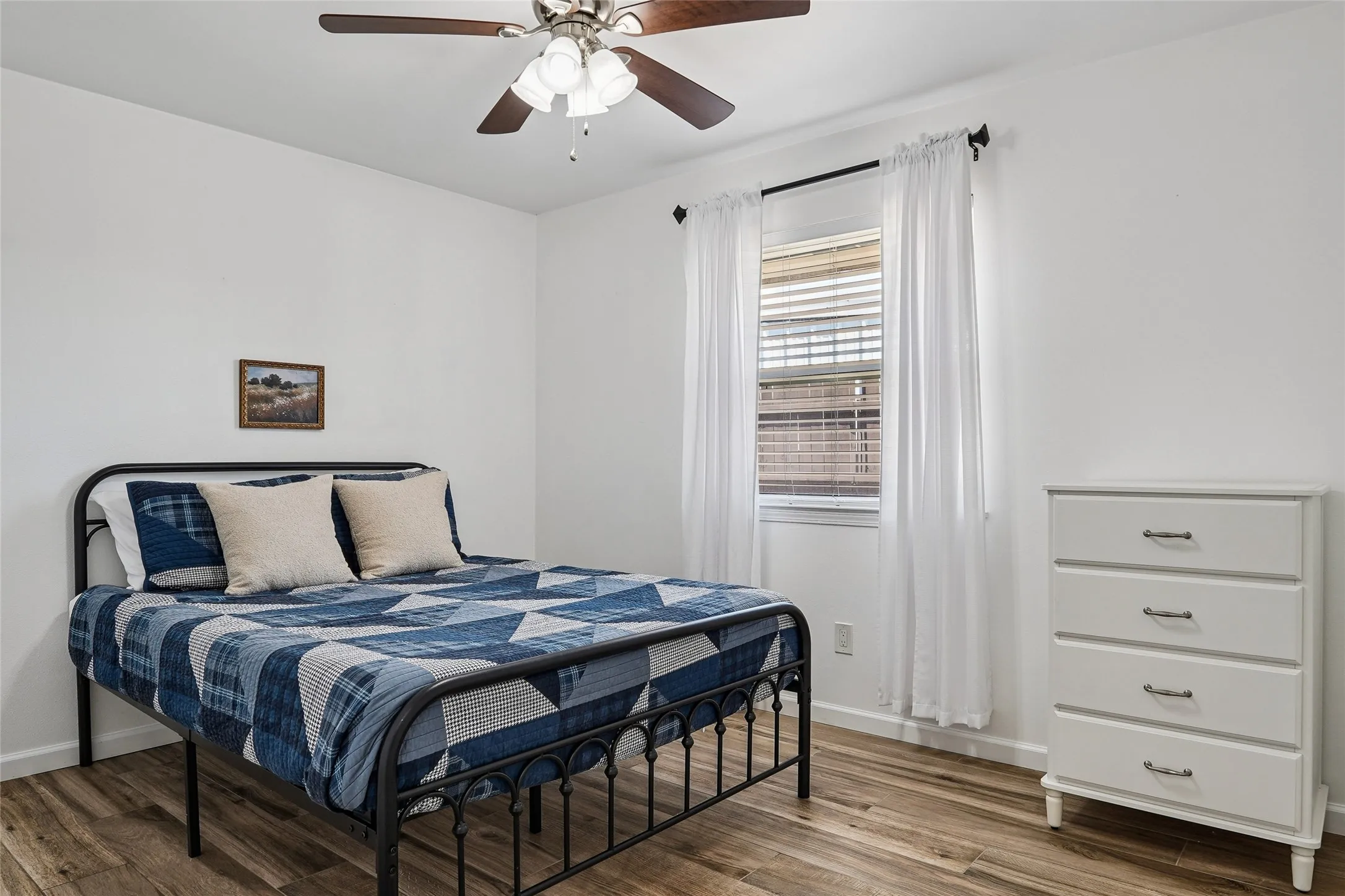 Single Family Residence For Sale in Dallas County , 1710 Vineyard Road, Grand Prairie, Texas 75052, 4 Bedroom, 3 Bathroom, 3 Garage spaces, 1,933 Sqft, built in 1984, mls#21390205, Real Estate Agent in Grand Prairie, Homes For Sale in Dallas county, Homes For Sale in Grand Prairie, Realtor in Grand Prairie Texas, Real Estate Brokerage Independent Realty Texas, Luminita Cordes Realtor