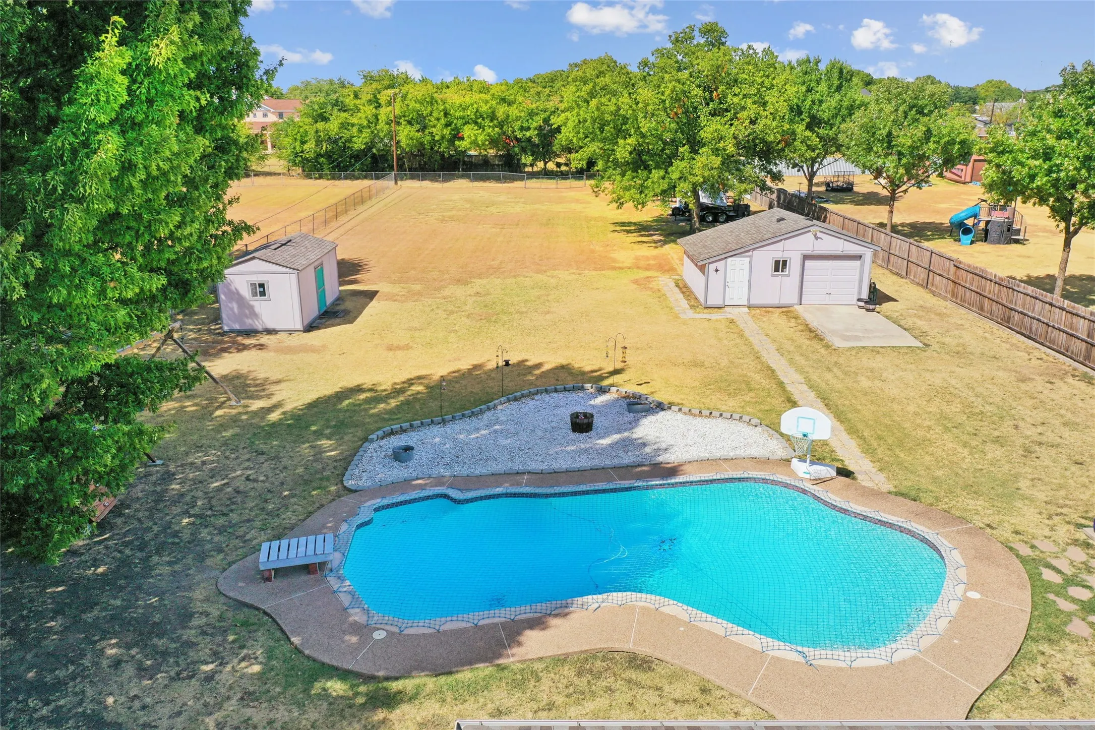 Single Family Residence For Sale in Dallas County , 1710 Vineyard Road, Grand Prairie, Texas 75052, 4 Bedroom, 3 Bathroom, 3 Garage spaces, 1,933 Sqft, built in 1984, mls#21390205, Real Estate Agent in Grand Prairie, Homes For Sale in Dallas county, Homes For Sale in Grand Prairie, Realtor in Grand Prairie Texas, Real Estate Brokerage Independent Realty Texas, Luminita Cordes Realtor