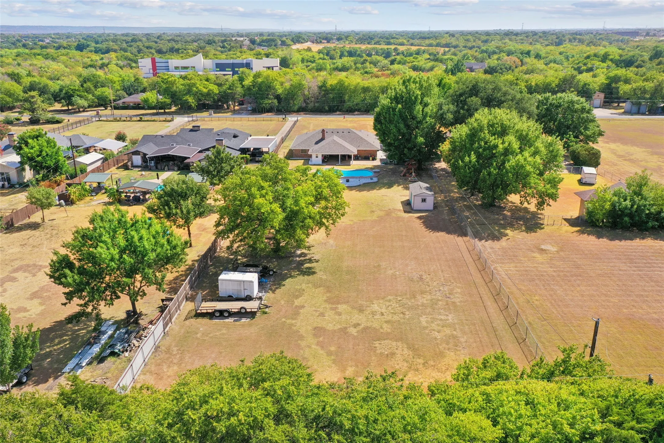 Single Family Residence For Sale in Dallas County , 1710 Vineyard Road, Grand Prairie, Texas 75052, 4 Bedroom, 3 Bathroom, 3 Garage spaces, 1,933 Sqft, built in 1984, mls#21390205, Real Estate Agent in Grand Prairie, Homes For Sale in Dallas county, Homes For Sale in Grand Prairie, Realtor in Grand Prairie Texas, Real Estate Brokerage Independent Realty Texas, Luminita Cordes Realtor