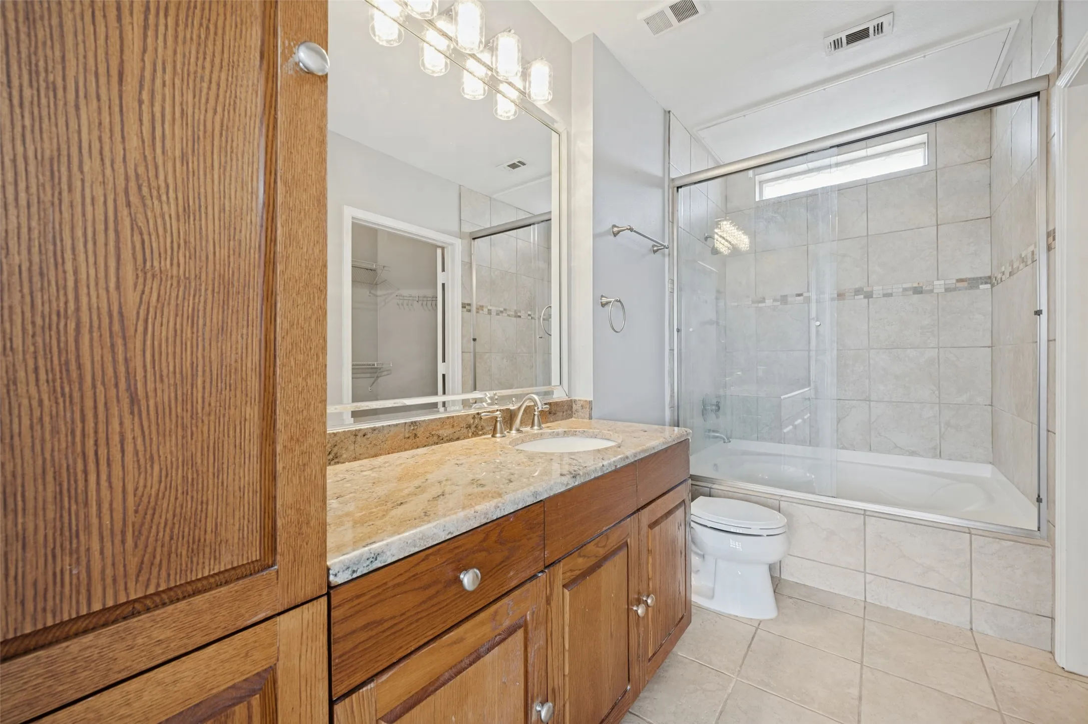 Condominium For Rent in Dallas County , 3225 Turtle Creek Boulevard 2104, Dallas, Texas 75219, 2 Bedroom, 2 Bathroom, 2 Garage spaces, 1,126 Sqft, built in 1998, mls#21380696, Real Estate Agent in Dallas, Homes For Rent in Dallas county, Homes For Rent in Dallas, Realtor in Dallas Texas, Real Estate Brokerage Independent Realty Texas, Luminita Cordes Realtor
