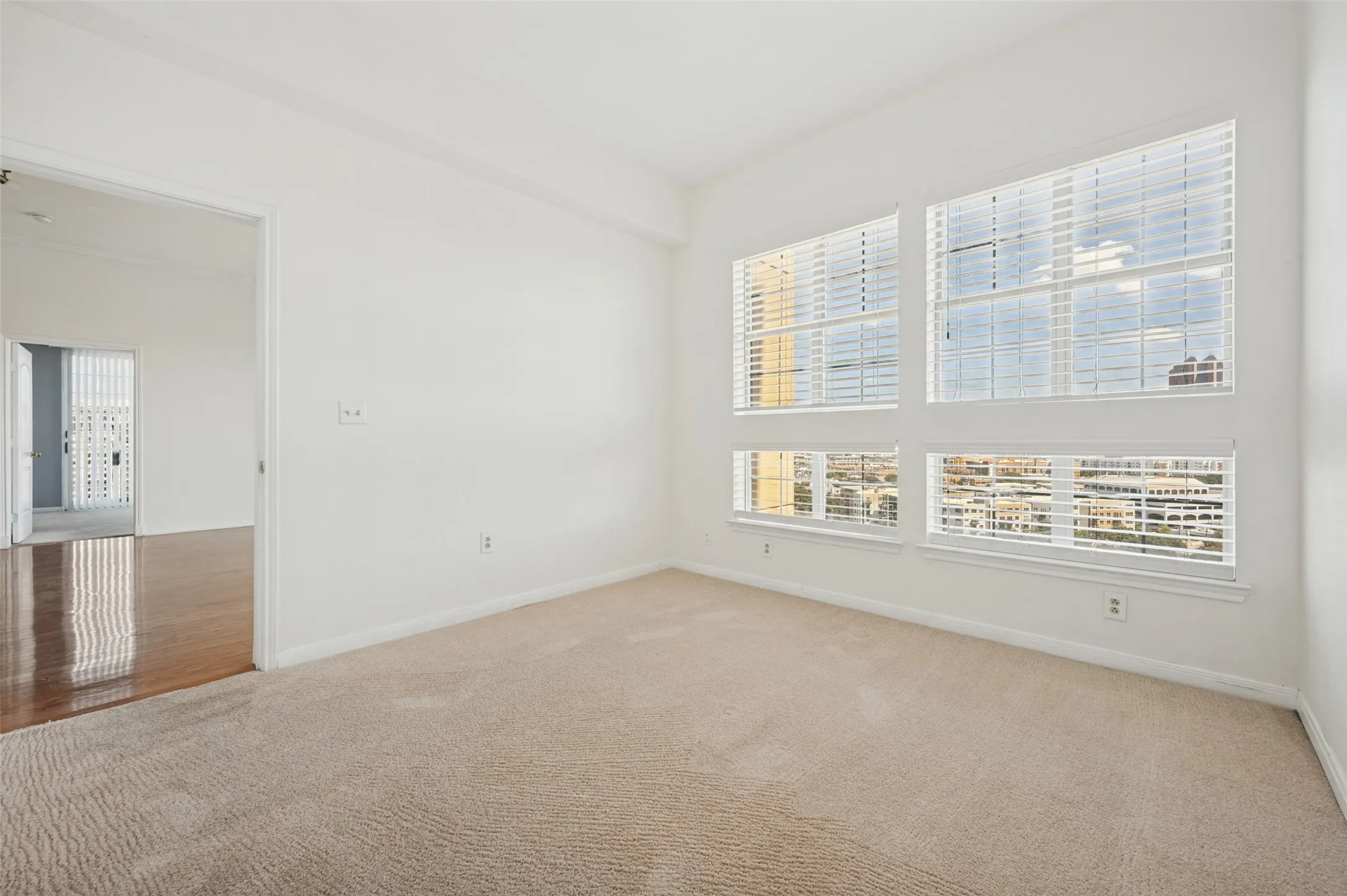 Condominium For Rent in Dallas County , 3225 Turtle Creek Boulevard 2104, Dallas, Texas 75219, 2 Bedroom, 2 Bathroom, 2 Garage spaces, 1,126 Sqft, built in 1998, mls#21380696, Real Estate Agent in Dallas, Homes For Rent in Dallas county, Homes For Rent in Dallas, Realtor in Dallas Texas, Real Estate Brokerage Independent Realty Texas, Luminita Cordes Realtor