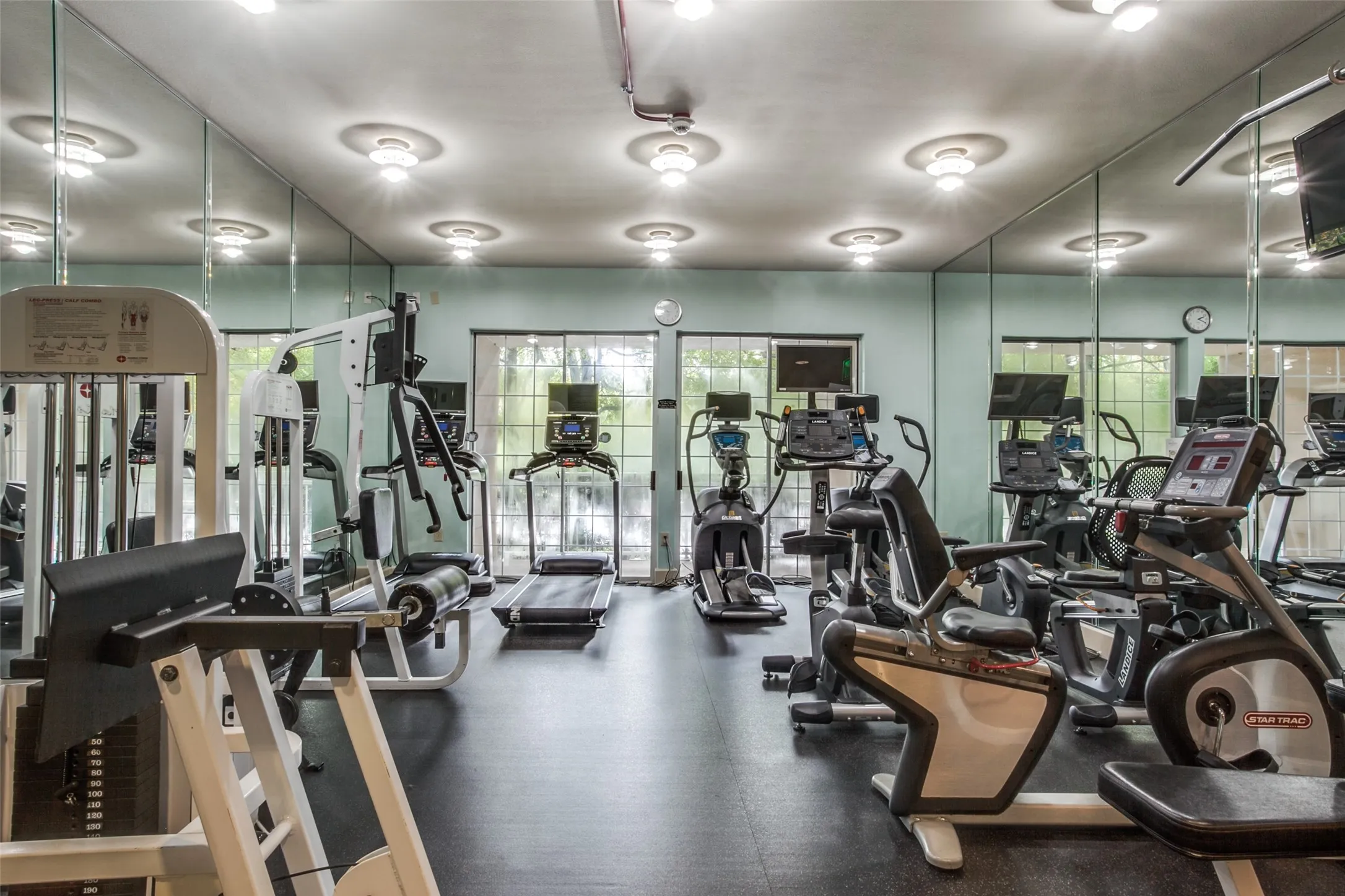 Condominium For Rent in Dallas County , 3225 Turtle Creek Boulevard 2104, Dallas, Texas 75219, 2 Bedroom, 2 Bathroom, 2 Garage spaces, 1,126 Sqft, built in 1998, mls#21380696, Real Estate Agent in Dallas, Homes For Rent in Dallas county, Homes For Rent in Dallas, Realtor in Dallas Texas, Real Estate Brokerage Independent Realty Texas, Luminita Cordes Realtor