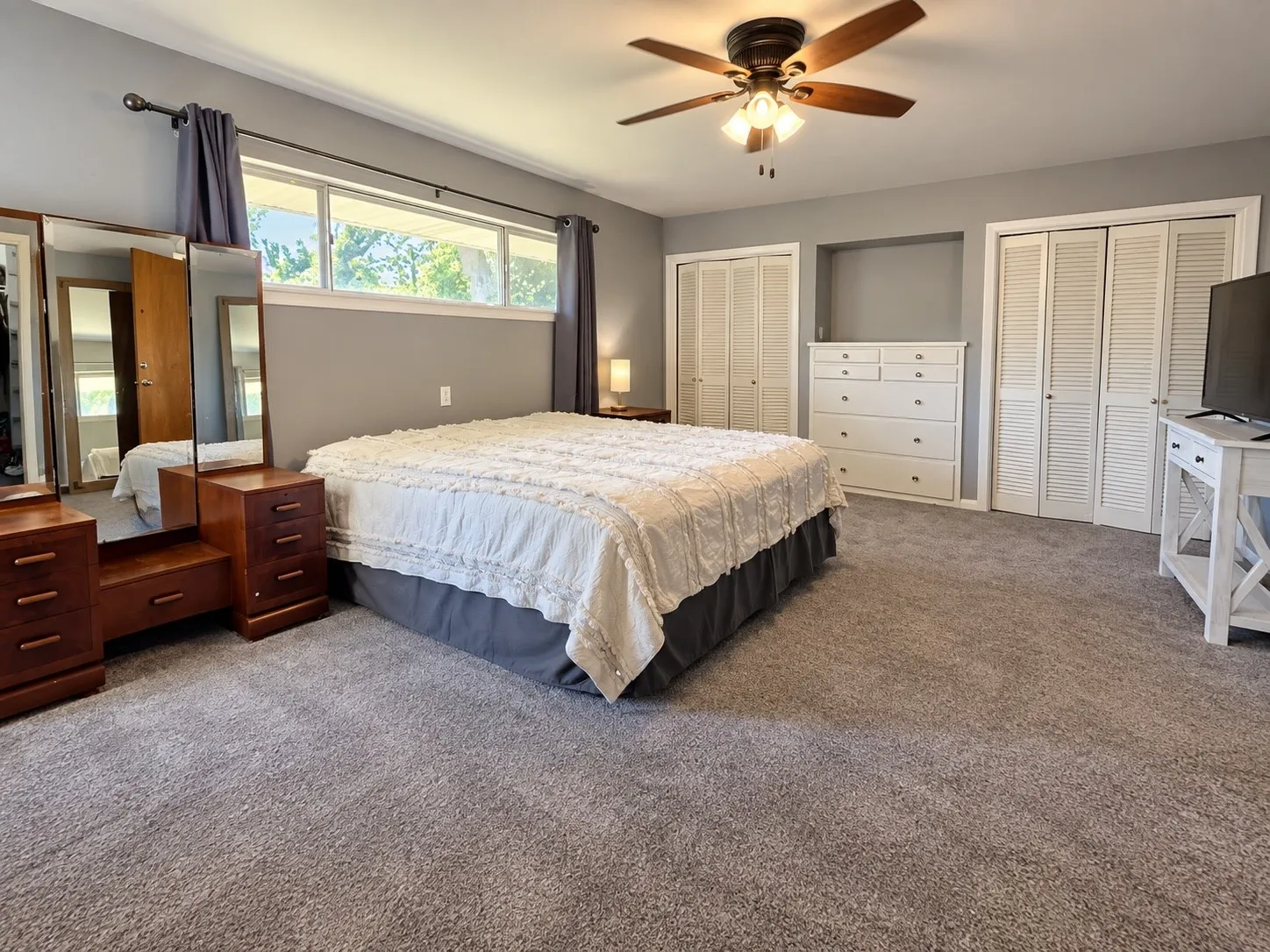 Single Family Residence For Sale in Fannin County , 224 E 9th Street, Bonham, Texas 75418, 3 Bedroom, 2 Bathroom, Garage spaces, 2,854 Sqft, built in 1950, mls#21389572, Real Estate Agent in Bonham, Homes For Sale in Fannin county, Homes For Sale in Bonham, Realtor in Bonham Texas, Real Estate Brokerage Independent Realty Texas, Luminita Cordes Realtor