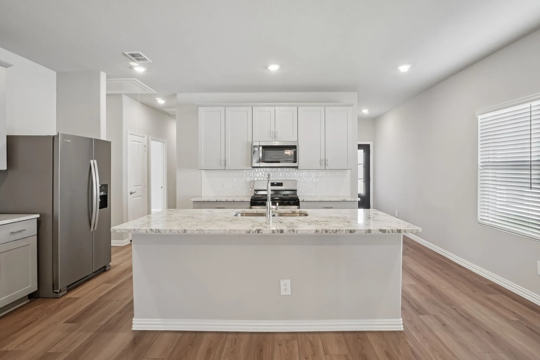  Photo is not of the actual home, but is an inspirational photo of builder’s model home and may depict options, furnishings, and/or decorator features that are not included.
