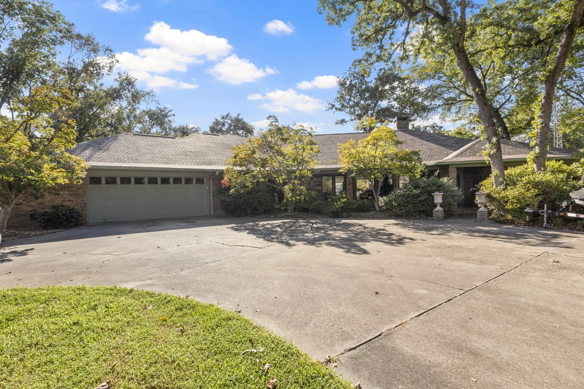 Single Family Residence For Sale in Camp County , 178 County Road 2137, Pittsburg, Texas 75686, 4 Bedroom, 4 Bathroom, 2 Garage spaces, 2,907 Sqft, built in 1988, mls#21386469, Real Estate Agent in Pittsburg, Homes For Sale in Camp county, Homes For Sale in Pittsburg, Realtor in Pittsburg Texas, Real Estate Brokerage Independent Realty Texas, Luminita Cordes Realtor