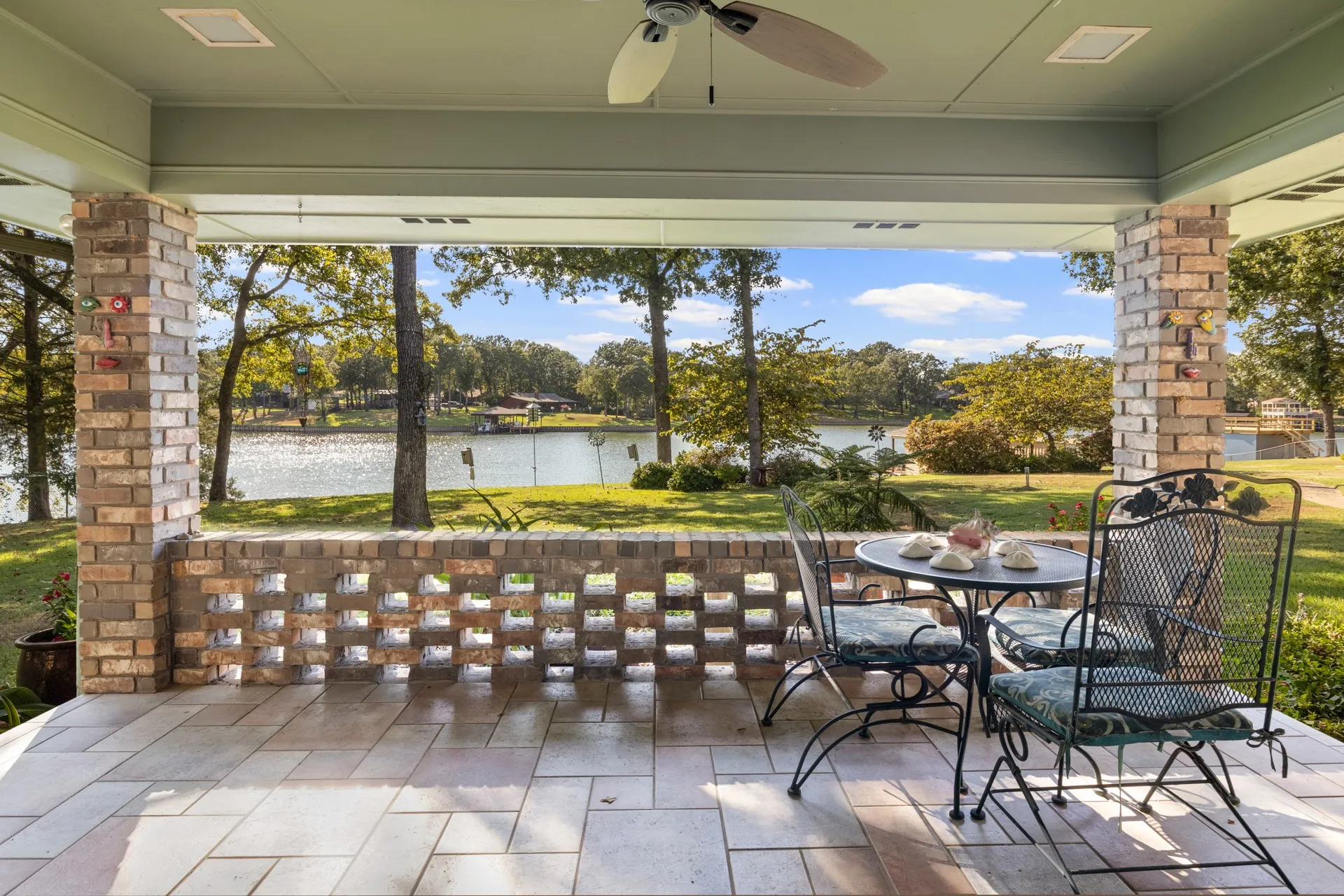 Single Family Residence For Sale in Camp County , 178 County Road 2137, Pittsburg, Texas 75686, 4 Bedroom, 4 Bathroom, 2 Garage spaces, 2,907 Sqft, built in 1988, mls#21386469, Real Estate Agent in Pittsburg, Homes For Sale in Camp county, Homes For Sale in Pittsburg, Realtor in Pittsburg Texas, Real Estate Brokerage Independent Realty Texas, Luminita Cordes Realtor