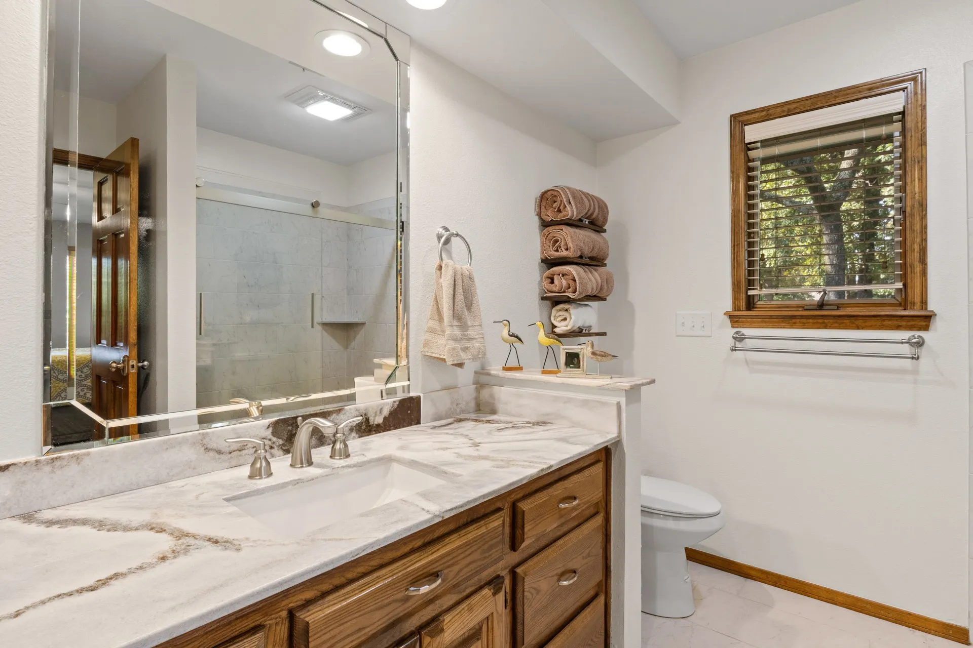 Single Family Residence For Sale in Camp County , 178 County Road 2137, Pittsburg, Texas 75686, 4 Bedroom, 4 Bathroom, 2 Garage spaces, 2,907 Sqft, built in 1988, mls#21386469, Real Estate Agent in Pittsburg, Homes For Sale in Camp county, Homes For Sale in Pittsburg, Realtor in Pittsburg Texas, Real Estate Brokerage Independent Realty Texas, Luminita Cordes Realtor