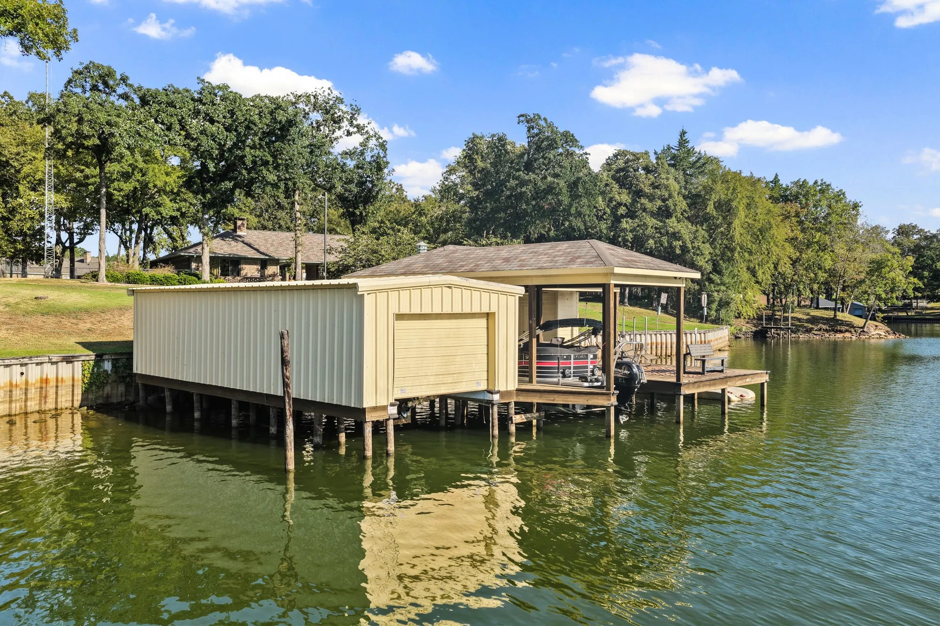Single Family Residence For Sale in Camp County , 178 County Road 2137, Pittsburg, Texas 75686, 4 Bedroom, 4 Bathroom, 2 Garage spaces, 2,907 Sqft, built in 1988, mls#21386469, Real Estate Agent in Pittsburg, Homes For Sale in Camp county, Homes For Sale in Pittsburg, Realtor in Pittsburg Texas, Real Estate Brokerage Independent Realty Texas, Luminita Cordes Realtor
