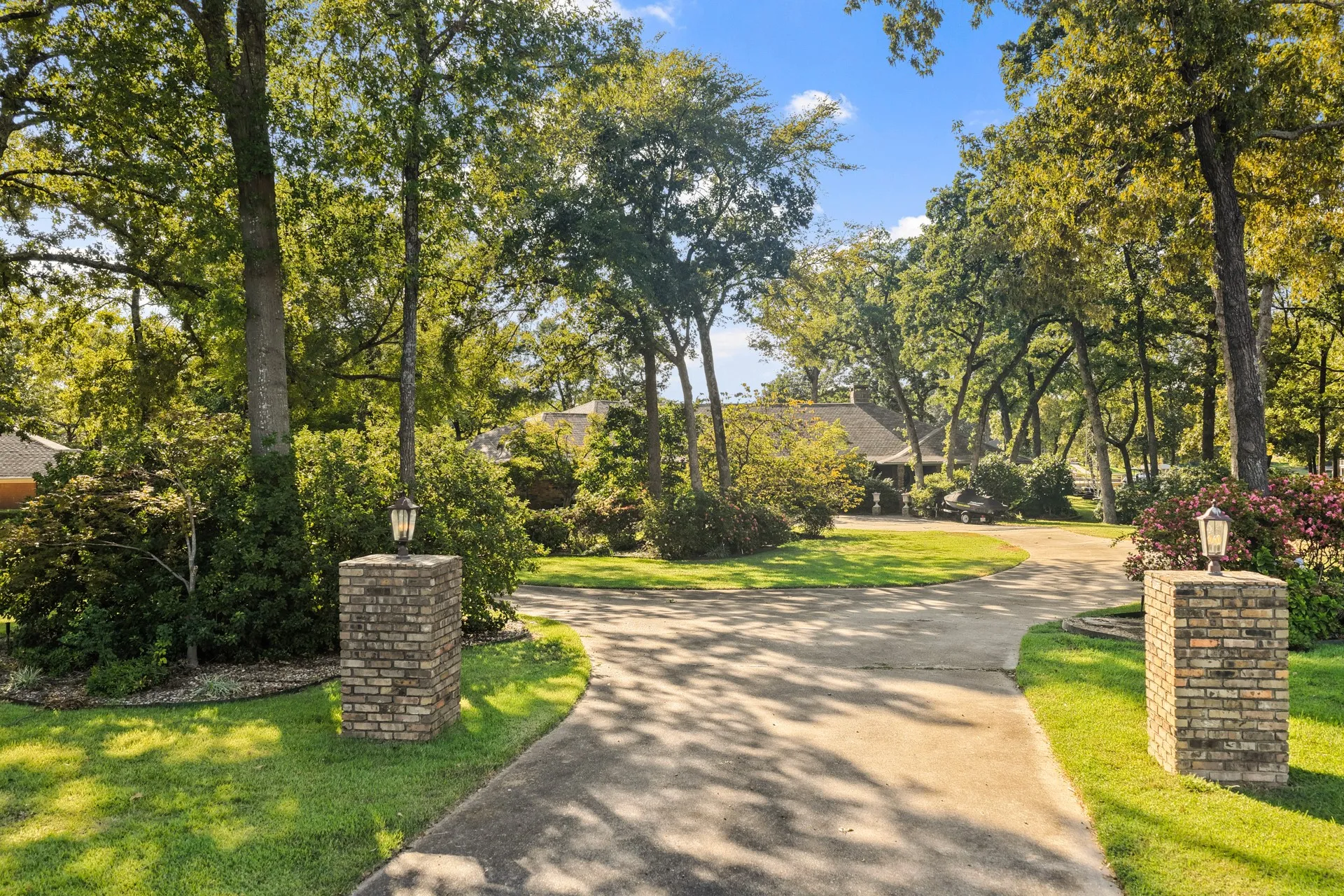 Single Family Residence For Sale in Camp County , 178 County Road 2137, Pittsburg, Texas 75686, 4 Bedroom, 4 Bathroom, 2 Garage spaces, 2,907 Sqft, built in 1988, mls#21386469, Real Estate Agent in Pittsburg, Homes For Sale in Camp county, Homes For Sale in Pittsburg, Realtor in Pittsburg Texas, Real Estate Brokerage Independent Realty Texas, Luminita Cordes Realtor