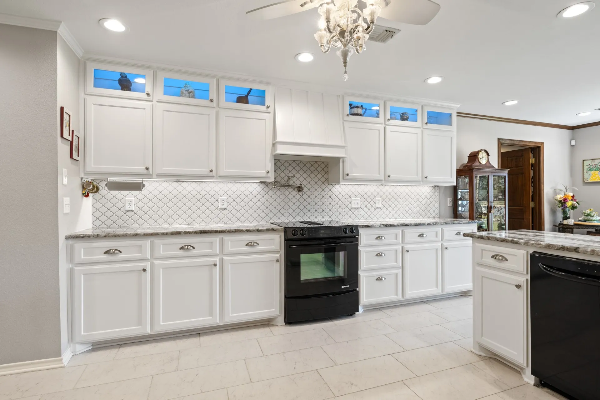 Single Family Residence For Sale in Camp County , 178 County Road 2137, Pittsburg, Texas 75686, 4 Bedroom, 4 Bathroom, 2 Garage spaces, 2,907 Sqft, built in 1988, mls#21386469, Real Estate Agent in Pittsburg, Homes For Sale in Camp county, Homes For Sale in Pittsburg, Realtor in Pittsburg Texas, Real Estate Brokerage Independent Realty Texas, Luminita Cordes Realtor