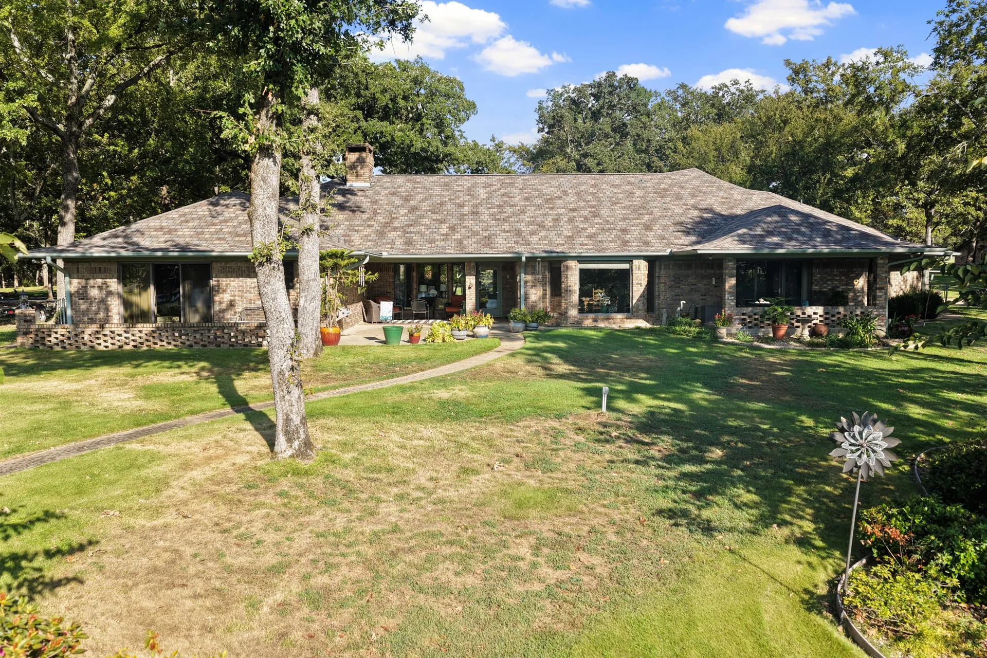 Single Family Residence For Sale in Camp County , 178 County Road 2137, Pittsburg, Texas 75686, 4 Bedroom, 4 Bathroom, 2 Garage spaces, 2,907 Sqft, built in 1988, mls#21386469, Real Estate Agent in Pittsburg, Homes For Sale in Camp county, Homes For Sale in Pittsburg, Realtor in Pittsburg Texas, Real Estate Brokerage Independent Realty Texas, Luminita Cordes Realtor