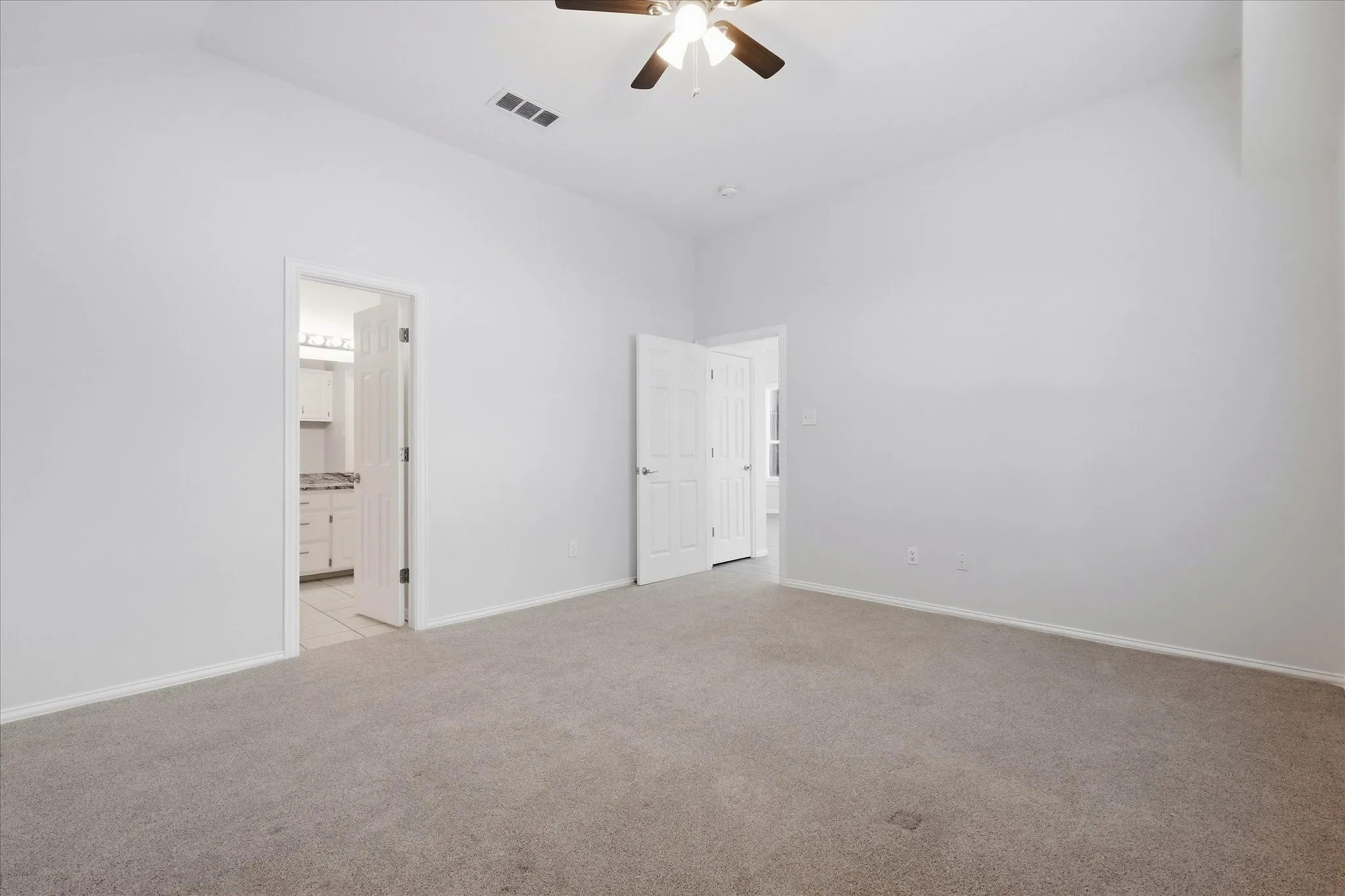Single Family Residence For Sale in Dallas County , 2540 Plumdale Drive, Carrollton, Texas 75006, 3 Bedroom, 2 Bathroom, 2 Garage spaces, 1,741 Sqft, built in 1993, mls#21389746, Real Estate Agent in Carrollton, Homes For Sale in Dallas county, Homes For Sale in Carrollton, Realtor in Carrollton Texas, Real Estate Brokerage Independent Realty Texas, Luminita Cordes Realtor