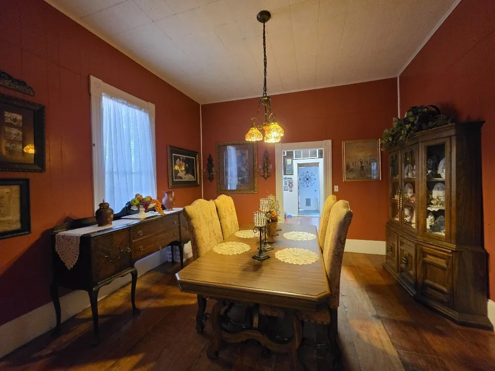 Single Family Residence For Sale in Johnson County , 736 N Robinson Street, Cleburne, Texas 76031, 2 Bedroom, 1 Bathroom, Garage spaces, 1,186 Sqft, built in 0, mls#21390384, Real Estate Agent in Cleburne, Homes For Sale in Johnson county, Homes For Sale in Cleburne, Realtor in Cleburne Texas, Real Estate Brokerage Independent Realty Texas, Luminita Cordes Realtor