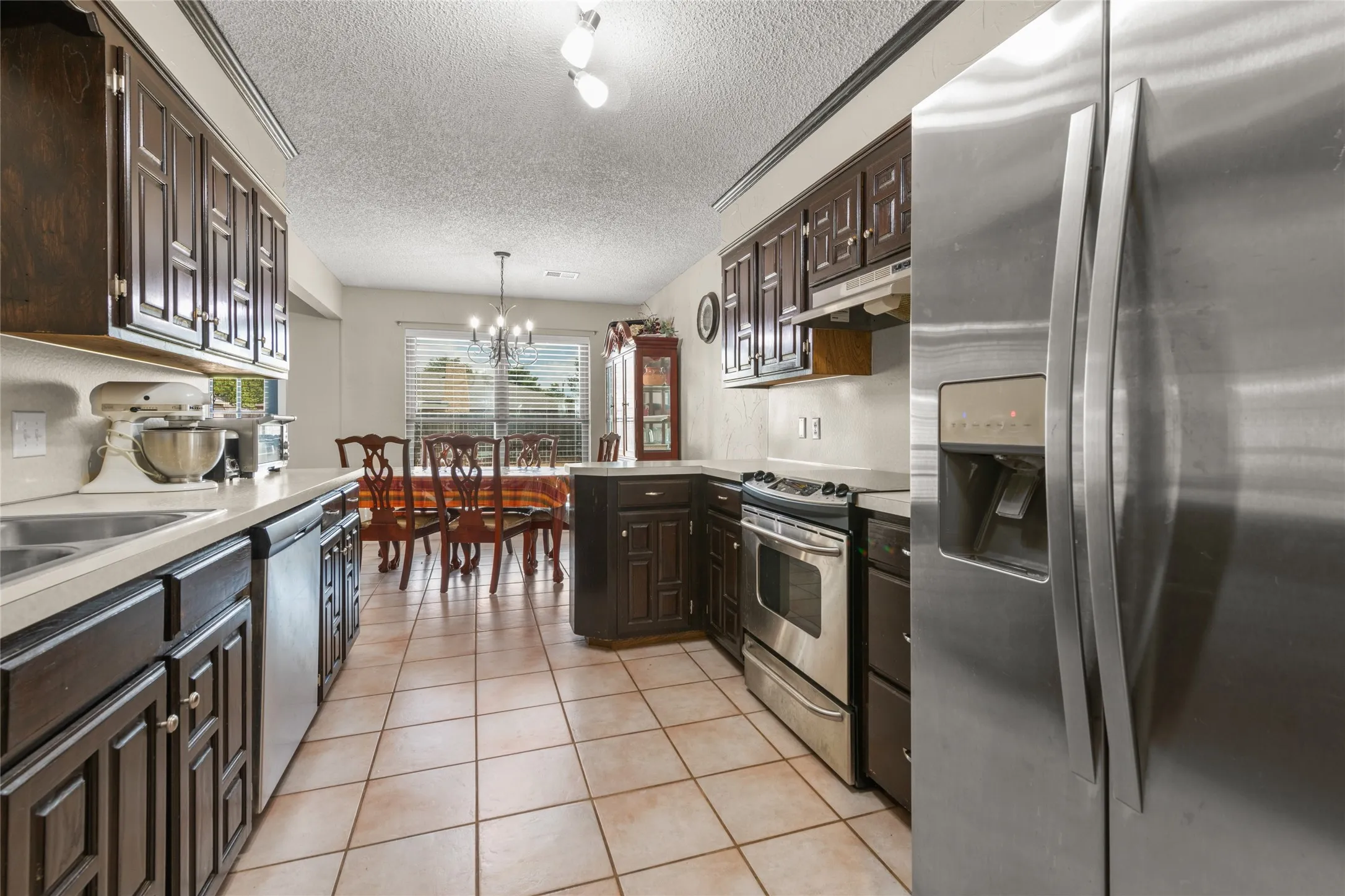 Single Family Residence For Sale in Taylor County , 5241 Meadowick Lane, Abilene, Texas 79606, 3 Bedroom, 2 Bathroom, 2 Garage spaces, 1,708 Sqft, built in 1982, mls#21389939, Real Estate Agent in Abilene, Homes For Sale in Taylor county, Homes For Sale in Abilene, Realtor in Abilene Texas, Real Estate Brokerage Independent Realty Texas, Luminita Cordes Realtor