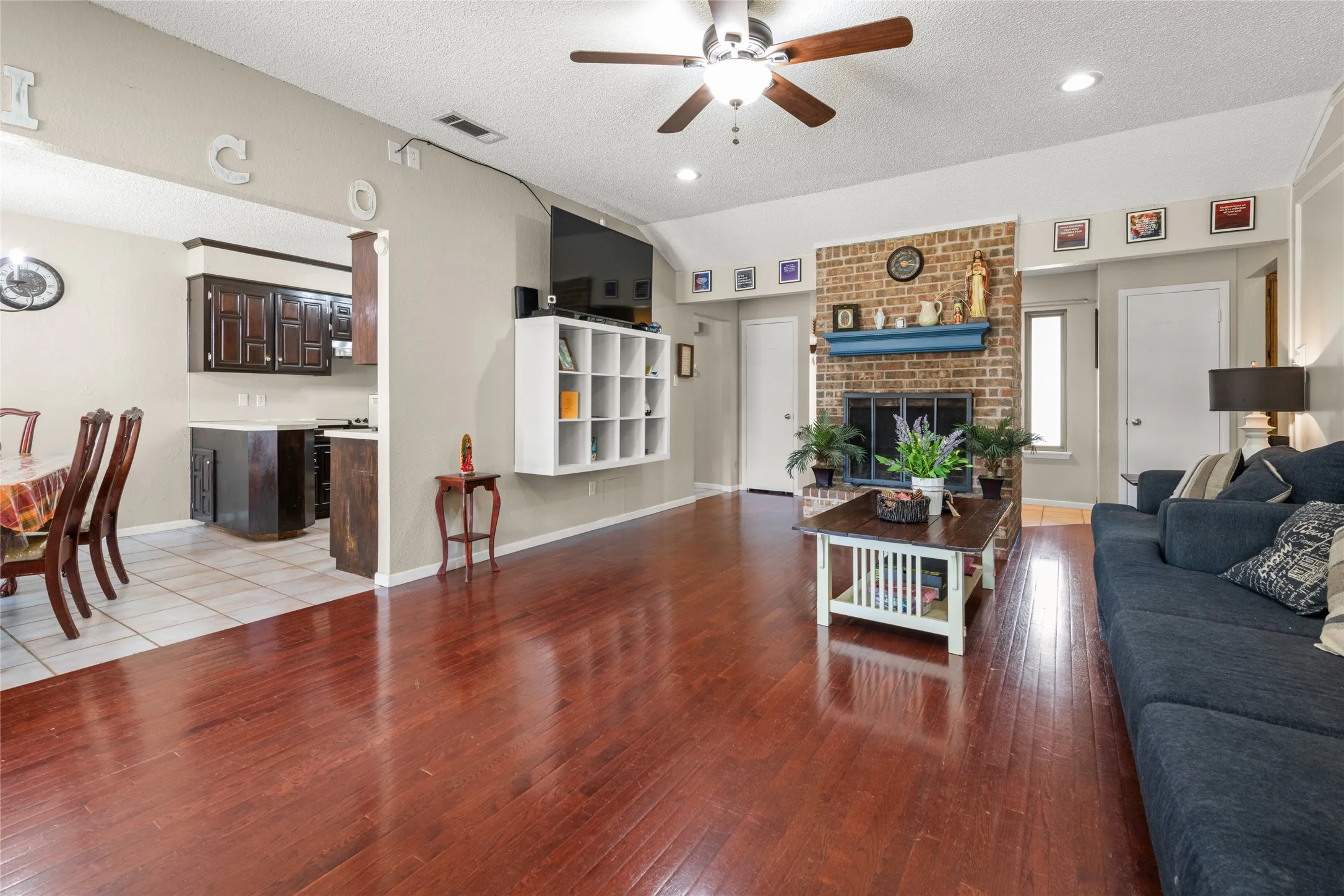 Single Family Residence For Sale in Taylor County , 5241 Meadowick Lane, Abilene, Texas 79606, 3 Bedroom, 2 Bathroom, 2 Garage spaces, 1,708 Sqft, built in 1982, mls#21389939, Real Estate Agent in Abilene, Homes For Sale in Taylor county, Homes For Sale in Abilene, Realtor in Abilene Texas, Real Estate Brokerage Independent Realty Texas, Luminita Cordes Realtor