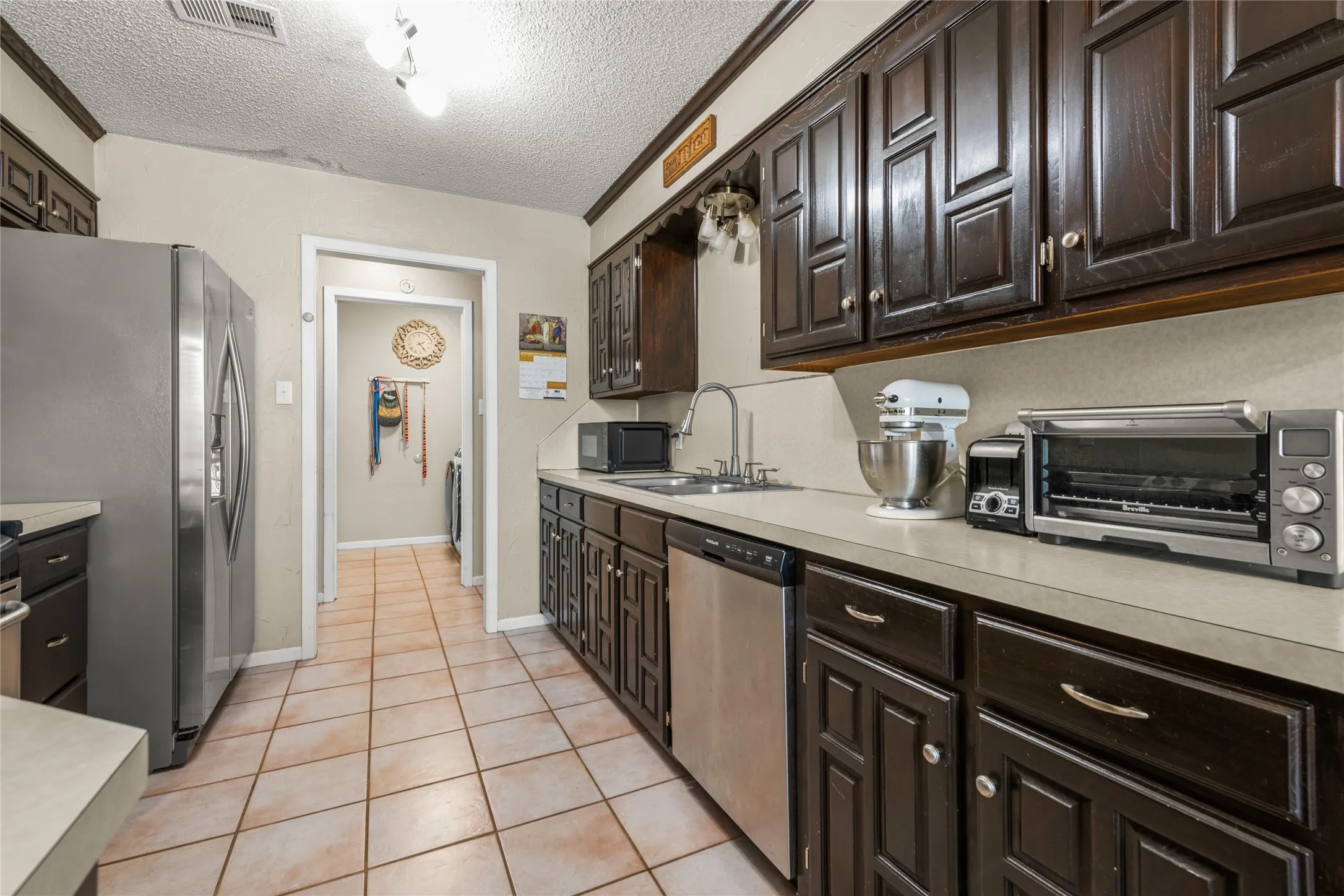 Single Family Residence For Sale in Taylor County , 5241 Meadowick Lane, Abilene, Texas 79606, 3 Bedroom, 2 Bathroom, 2 Garage spaces, 1,708 Sqft, built in 1982, mls#21389939, Real Estate Agent in Abilene, Homes For Sale in Taylor county, Homes For Sale in Abilene, Realtor in Abilene Texas, Real Estate Brokerage Independent Realty Texas, Luminita Cordes Realtor
