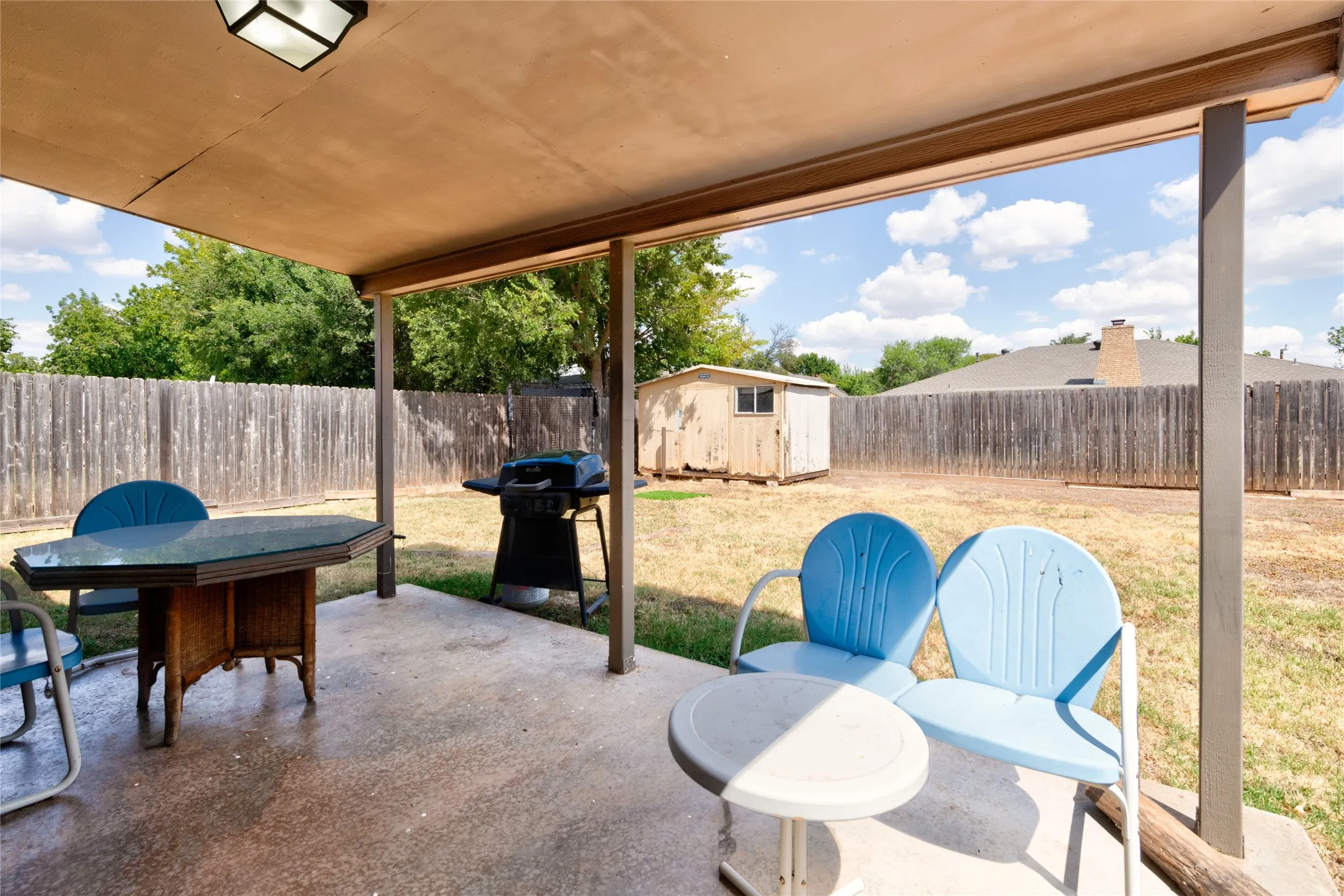 Single Family Residence For Sale in Taylor County , 5241 Meadowick Lane, Abilene, Texas 79606, 3 Bedroom, 2 Bathroom, 2 Garage spaces, 1,708 Sqft, built in 1982, mls#21389939, Real Estate Agent in Abilene, Homes For Sale in Taylor county, Homes For Sale in Abilene, Realtor in Abilene Texas, Real Estate Brokerage Independent Realty Texas, Luminita Cordes Realtor