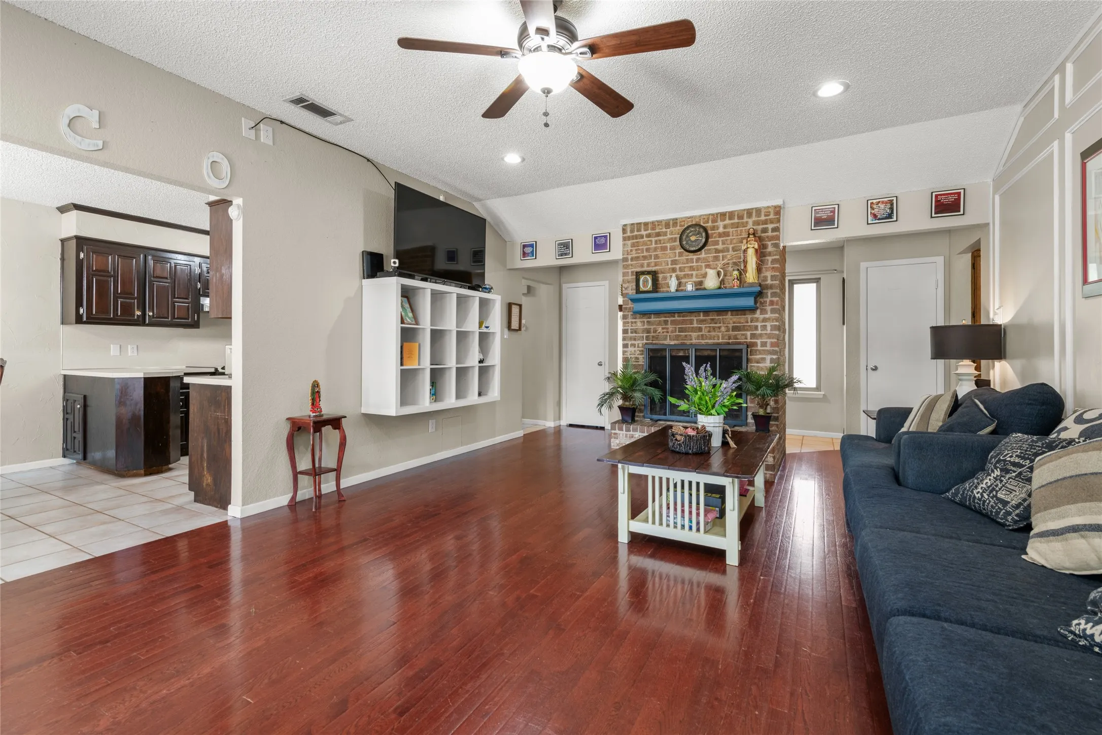 Single Family Residence For Sale in Taylor County , 5241 Meadowick Lane, Abilene, Texas 79606, 3 Bedroom, 2 Bathroom, 2 Garage spaces, 1,708 Sqft, built in 1982, mls#21389939, Real Estate Agent in Abilene, Homes For Sale in Taylor county, Homes For Sale in Abilene, Realtor in Abilene Texas, Real Estate Brokerage Independent Realty Texas, Luminita Cordes Realtor