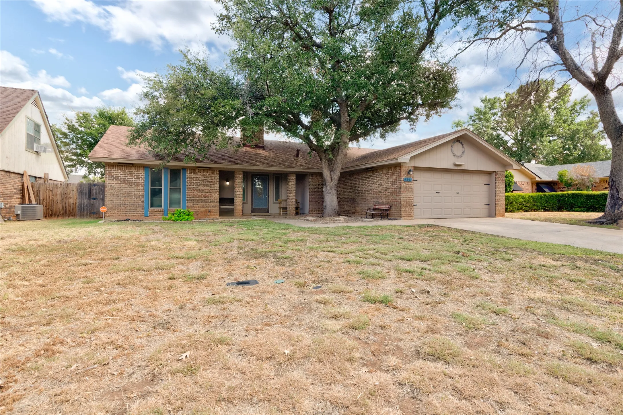 Single Family Residence For Sale in Taylor County , 5241 Meadowick Lane, Abilene, Texas 79606, 3 Bedroom, 2 Bathroom, 2 Garage spaces, 1,708 Sqft, built in 1982, mls#21389939, Real Estate Agent in Abilene, Homes For Sale in Taylor county, Homes For Sale in Abilene, Realtor in Abilene Texas, Real Estate Brokerage Independent Realty Texas, Luminita Cordes Realtor