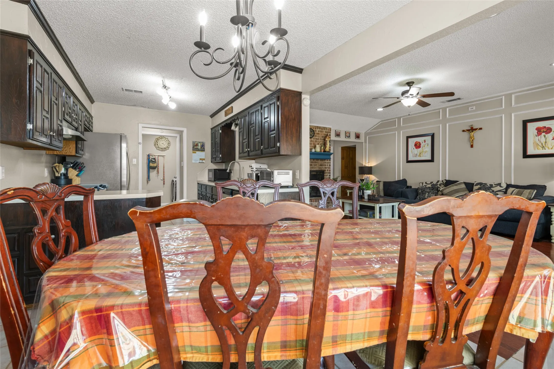 Single Family Residence For Sale in Taylor County , 5241 Meadowick Lane, Abilene, Texas 79606, 3 Bedroom, 2 Bathroom, 2 Garage spaces, 1,708 Sqft, built in 1982, mls#21389939, Real Estate Agent in Abilene, Homes For Sale in Taylor county, Homes For Sale in Abilene, Realtor in Abilene Texas, Real Estate Brokerage Independent Realty Texas, Luminita Cordes Realtor
