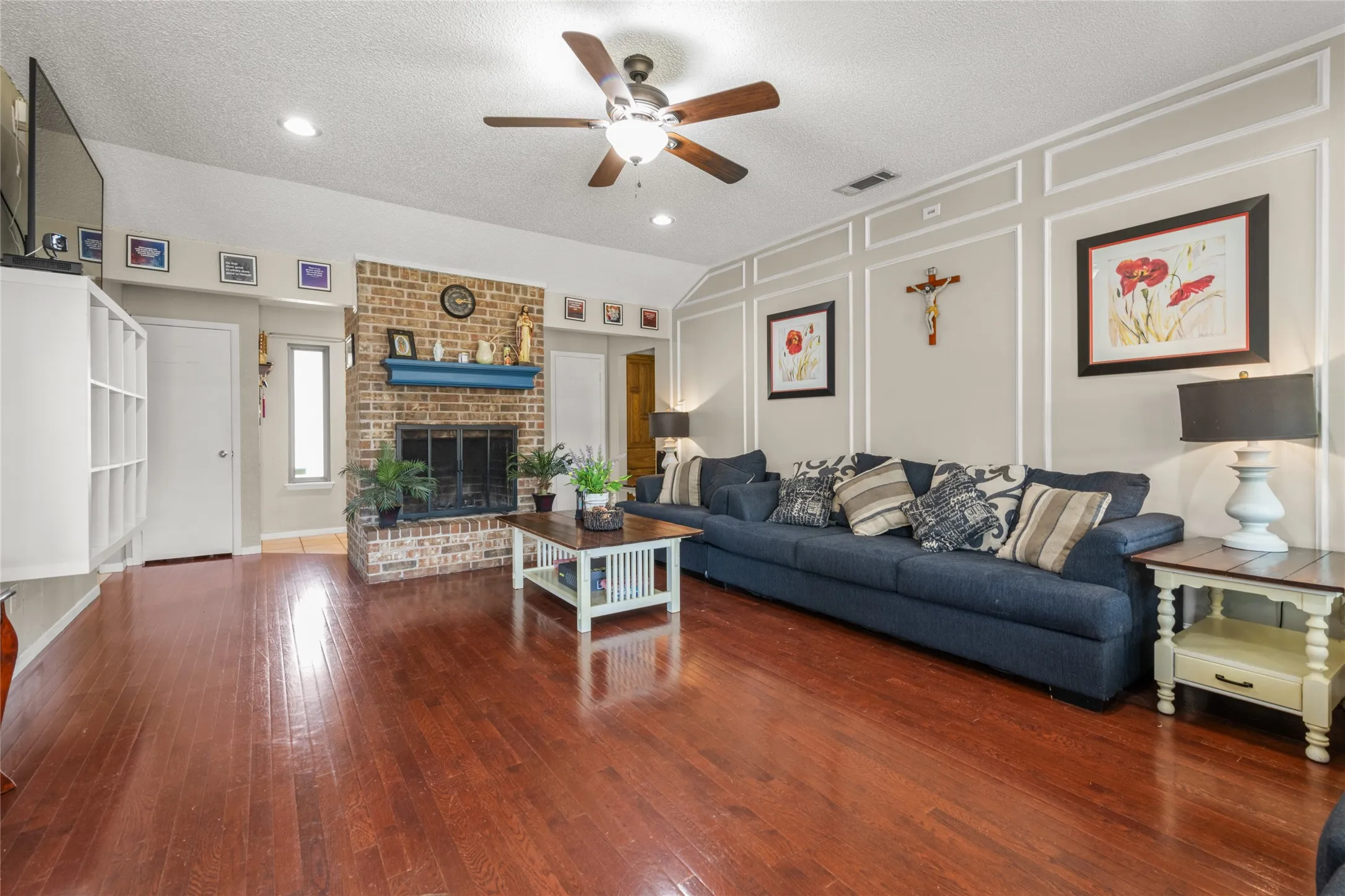 Single Family Residence For Sale in Taylor County , 5241 Meadowick Lane, Abilene, Texas 79606, 3 Bedroom, 2 Bathroom, 2 Garage spaces, 1,708 Sqft, built in 1982, mls#21389939, Real Estate Agent in Abilene, Homes For Sale in Taylor county, Homes For Sale in Abilene, Realtor in Abilene Texas, Real Estate Brokerage Independent Realty Texas, Luminita Cordes Realtor