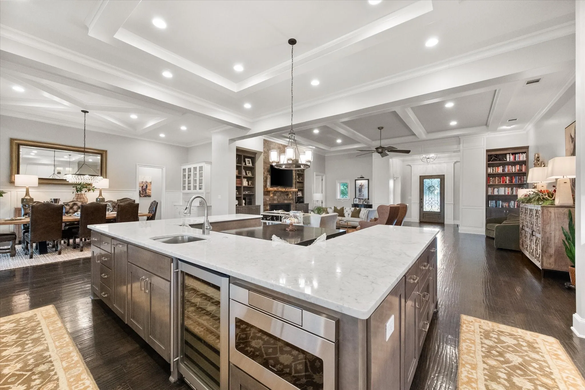 Single Family Residence For Sale in Johnson County , 10613 Kyle Circle, Burleson, Texas 76028, 5 Bedroom, 5 Bathroom, 3 Garage spaces, 5,667 Sqft, built in 2016, mls#21380120, Real Estate Agent in Burleson, Homes For Sale in Johnson county, Homes For Sale in Burleson, Realtor in Burleson Texas, Real Estate Brokerage Independent Realty Texas, Luminita Cordes Realtor
