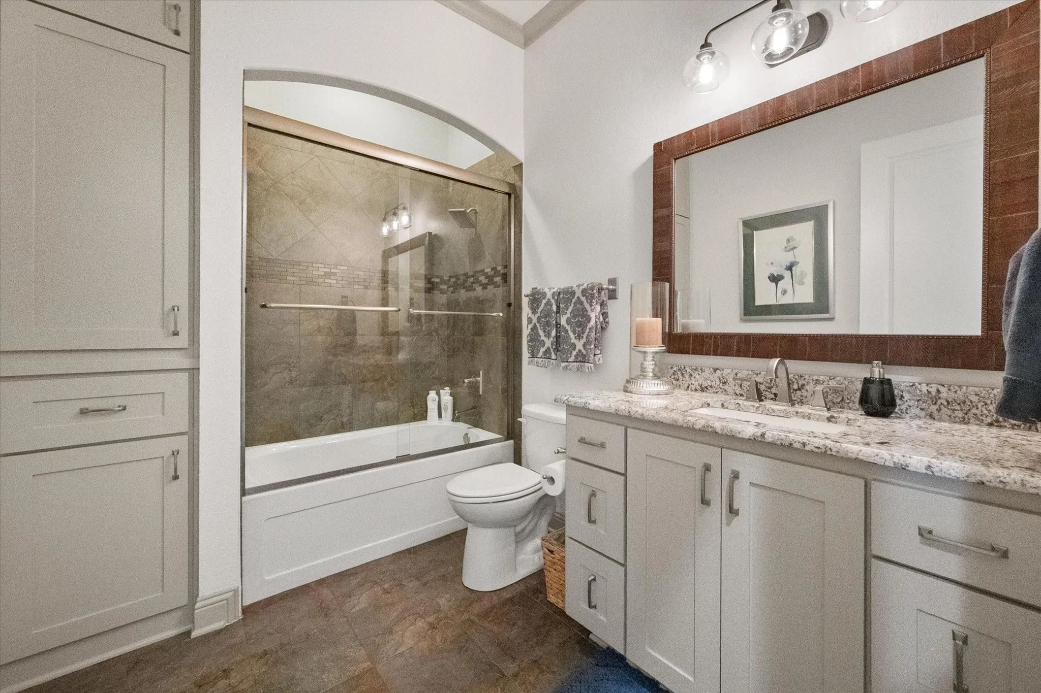 Single Family Residence For Sale in Johnson County , 10613 Kyle Circle, Burleson, Texas 76028, 5 Bedroom, 5 Bathroom, 3 Garage spaces, 5,667 Sqft, built in 2016, mls#21380120, Real Estate Agent in Burleson, Homes For Sale in Johnson county, Homes For Sale in Burleson, Realtor in Burleson Texas, Real Estate Brokerage Independent Realty Texas, Luminita Cordes Realtor