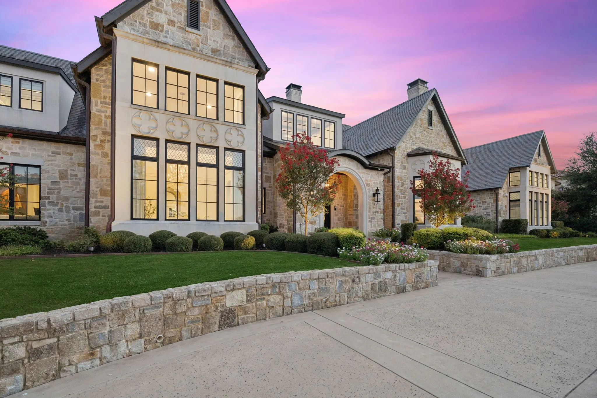 Single Family Residence For Sale in Tarrant County , 2001 Brazos Court, Westlake, Texas 76262, 5 Bedroom, 8 Bathroom, 5 Garage spaces, 8,959 Sqft, built in 2016, mls#21386182, Real Estate Agent in Westlake, Homes For Sale in Tarrant county, Homes For Sale in Westlake, Realtor in Westlake Texas, Real Estate Brokerage Independent Realty Texas, Luminita Cordes Realtor