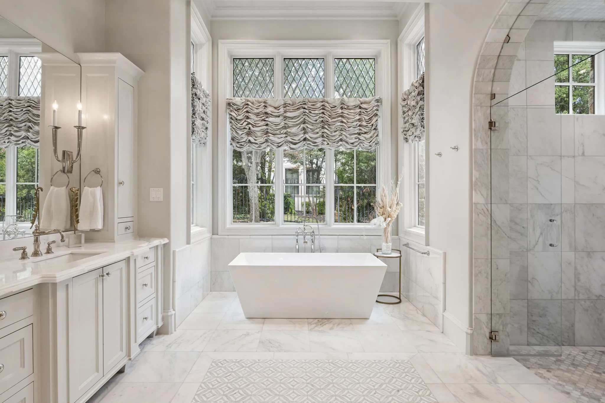 Single Family Residence For Sale in Tarrant County , 2001 Brazos Court, Westlake, Texas 76262, 5 Bedroom, 8 Bathroom, 5 Garage spaces, 8,959 Sqft, built in 2016, mls#21386182, Real Estate Agent in Westlake, Homes For Sale in Tarrant county, Homes For Sale in Westlake, Realtor in Westlake Texas, Real Estate Brokerage Independent Realty Texas, Luminita Cordes Realtor