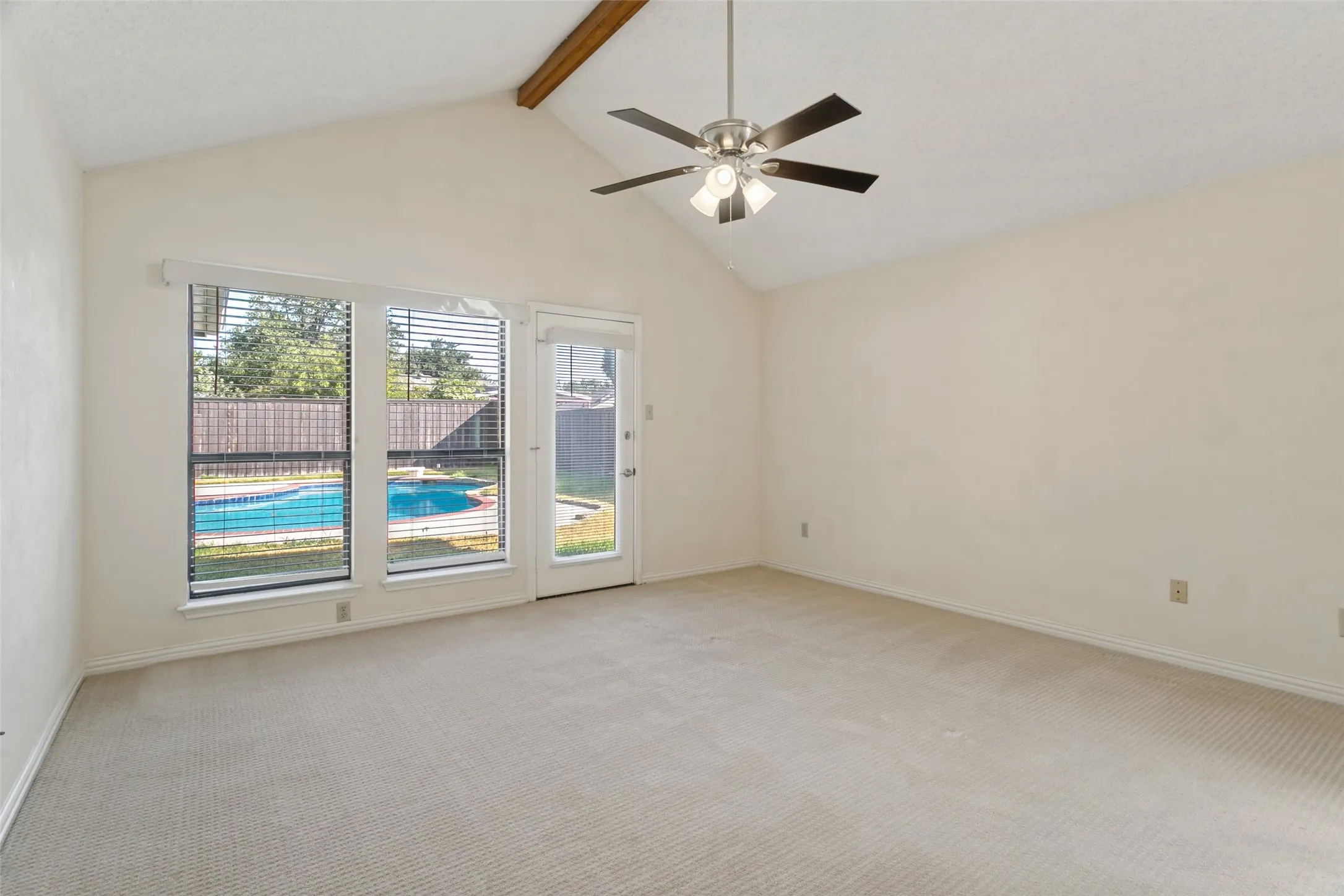 Single Family Residence For Sale in Denton County , 1927 E Branch Hollow Drive, Carrollton, Texas 75007, 3 Bedroom, 2 Bathroom, 2 Garage spaces, 1,804 Sqft, built in 1983, mls#21389717, Real Estate Agent in Carrollton, Homes For Sale in Denton county, Homes For Sale in Carrollton, Realtor in Carrollton Texas, Real Estate Brokerage Independent Realty Texas, Luminita Cordes Realtor
