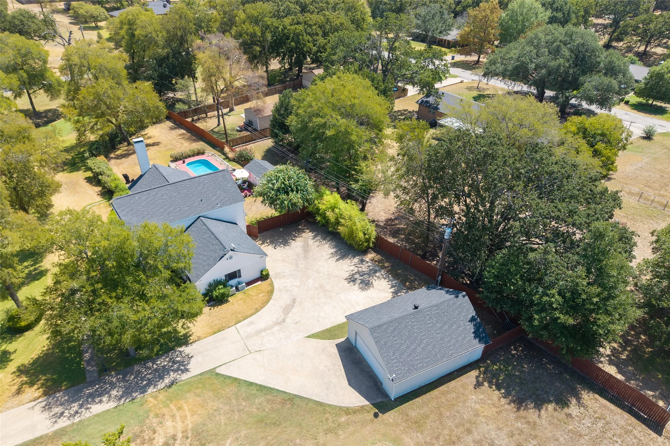 Single Family Residence For Sale in Henderson County , 109 Lilac Lane, Gun Barrel City, Texas 75156, 4 Bedroom, 3 Bathroom, 2 Garage spaces, 1,984 Sqft, built in 1966, mls#21386463, Real Estate Agent in Gun Barrel City, Homes For Sale in Henderson county, Homes For Sale in Gun Barrel City, Realtor in Gun Barrel City Texas, Real Estate Brokerage Independent Realty Texas, Luminita Cordes Realtor