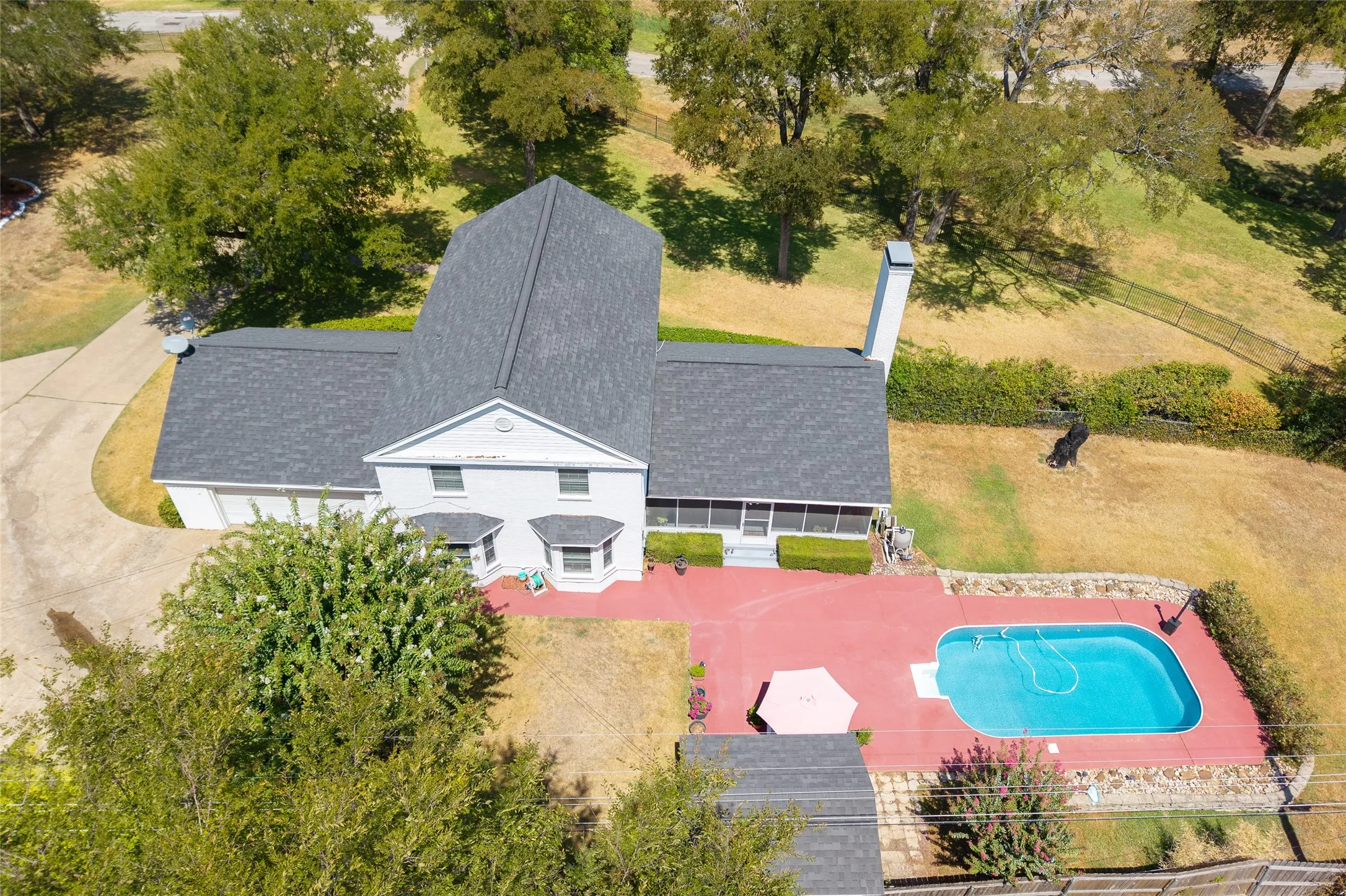 Single Family Residence For Sale in Henderson County , 109 Lilac Lane, Gun Barrel City, Texas 75156, 4 Bedroom, 3 Bathroom, 2 Garage spaces, 1,984 Sqft, built in 1966, mls#21386463, Real Estate Agent in Gun Barrel City, Homes For Sale in Henderson county, Homes For Sale in Gun Barrel City, Realtor in Gun Barrel City Texas, Real Estate Brokerage Independent Realty Texas, Luminita Cordes Realtor