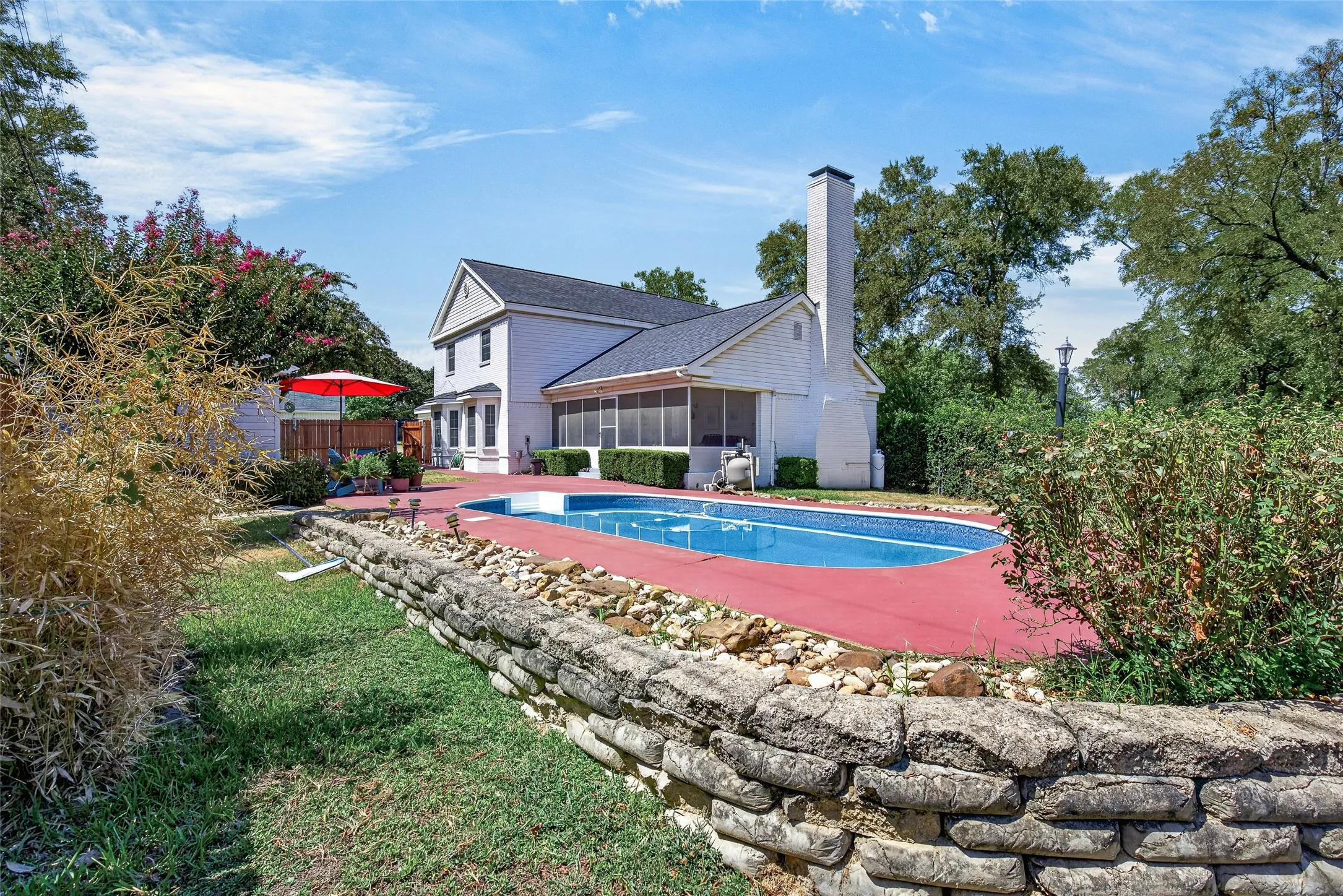 Single Family Residence For Sale in Henderson County , 109 Lilac Lane, Gun Barrel City, Texas 75156, 4 Bedroom, 3 Bathroom, 2 Garage spaces, 1,984 Sqft, built in 1966, mls#21386463, Real Estate Agent in Gun Barrel City, Homes For Sale in Henderson county, Homes For Sale in Gun Barrel City, Realtor in Gun Barrel City Texas, Real Estate Brokerage Independent Realty Texas, Luminita Cordes Realtor