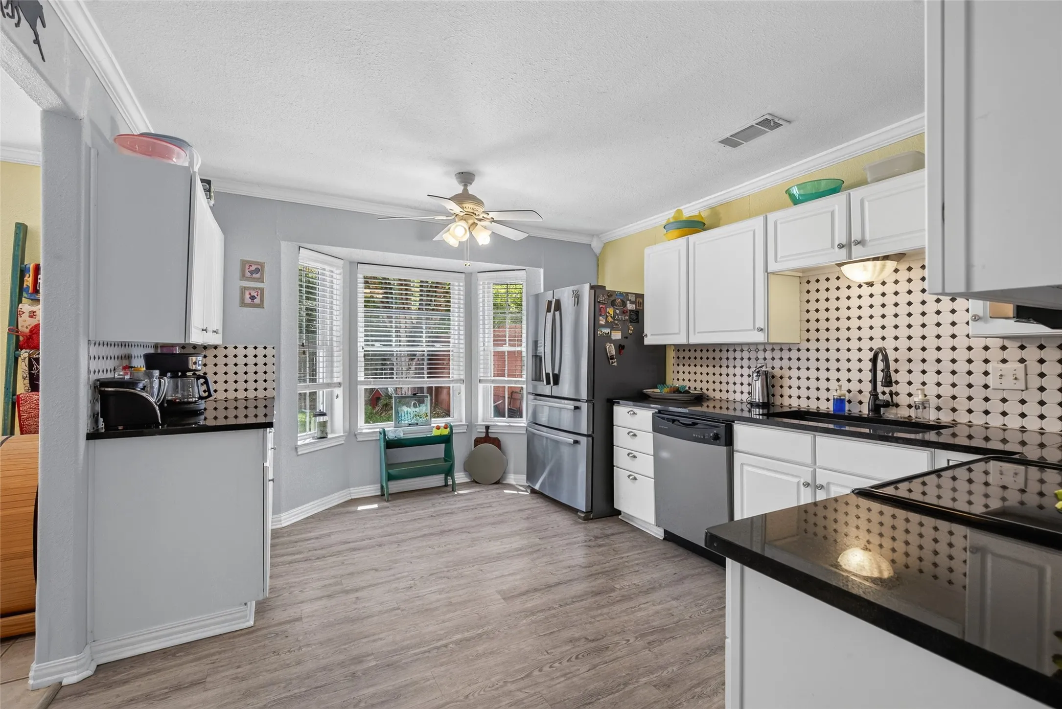 Single Family Residence For Sale in Henderson County , 109 Lilac Lane, Gun Barrel City, Texas 75156, 4 Bedroom, 3 Bathroom, 2 Garage spaces, 1,984 Sqft, built in 1966, mls#21386463, Real Estate Agent in Gun Barrel City, Homes For Sale in Henderson county, Homes For Sale in Gun Barrel City, Realtor in Gun Barrel City Texas, Real Estate Brokerage Independent Realty Texas, Luminita Cordes Realtor