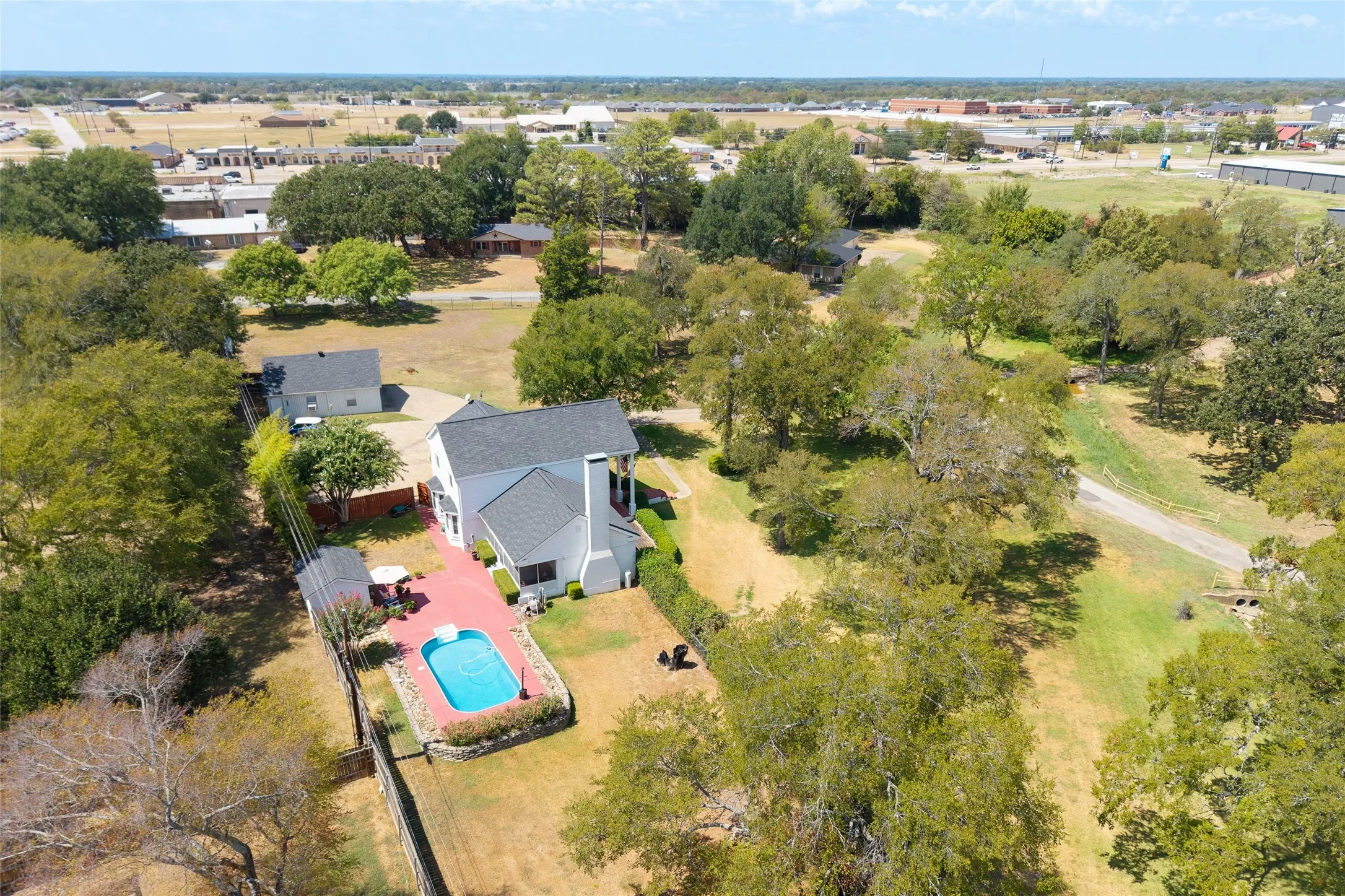 Single Family Residence For Sale in Henderson County , 109 Lilac Lane, Gun Barrel City, Texas 75156, 4 Bedroom, 3 Bathroom, 2 Garage spaces, 1,984 Sqft, built in 1966, mls#21386463, Real Estate Agent in Gun Barrel City, Homes For Sale in Henderson county, Homes For Sale in Gun Barrel City, Realtor in Gun Barrel City Texas, Real Estate Brokerage Independent Realty Texas, Luminita Cordes Realtor