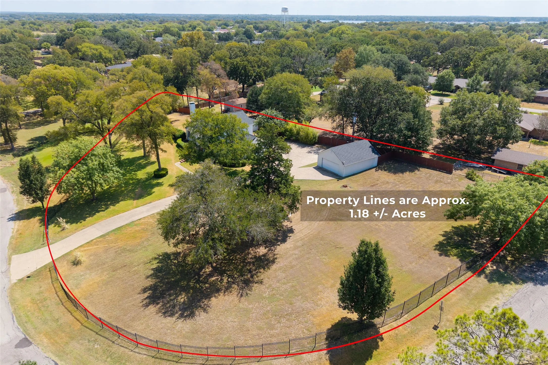 Single Family Residence For Sale in Henderson County , 109 Lilac Lane, Gun Barrel City, Texas 75156, 4 Bedroom, 3 Bathroom, 2 Garage spaces, 1,984 Sqft, built in 1966, mls#21386463, Real Estate Agent in Gun Barrel City, Homes For Sale in Henderson county, Homes For Sale in Gun Barrel City, Realtor in Gun Barrel City Texas, Real Estate Brokerage Independent Realty Texas, Luminita Cordes Realtor