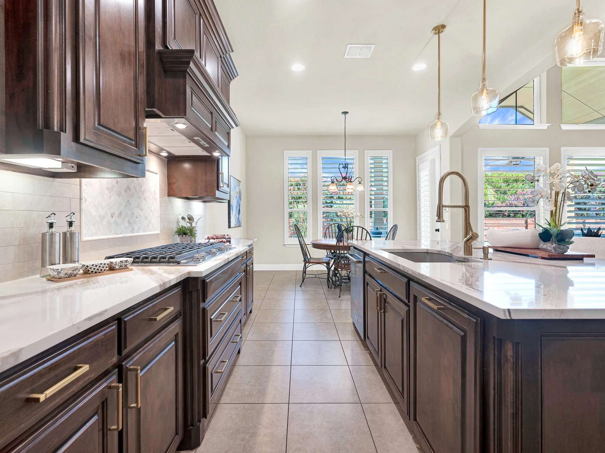 Single Family Residence For Sale in Collin County , 409 Daleport Drive, Murphy, Texas 75094, 5 Bedroom, 5 Bathroom, 3 Garage spaces, 4,162 Sqft, built in 2012, mls#21363504, Real Estate Agent in Murphy, Homes For Sale in Collin county, Homes For Sale in Murphy, Realtor in Murphy Texas, Real Estate Brokerage Independent Realty Texas, Luminita Cordes Realtor
